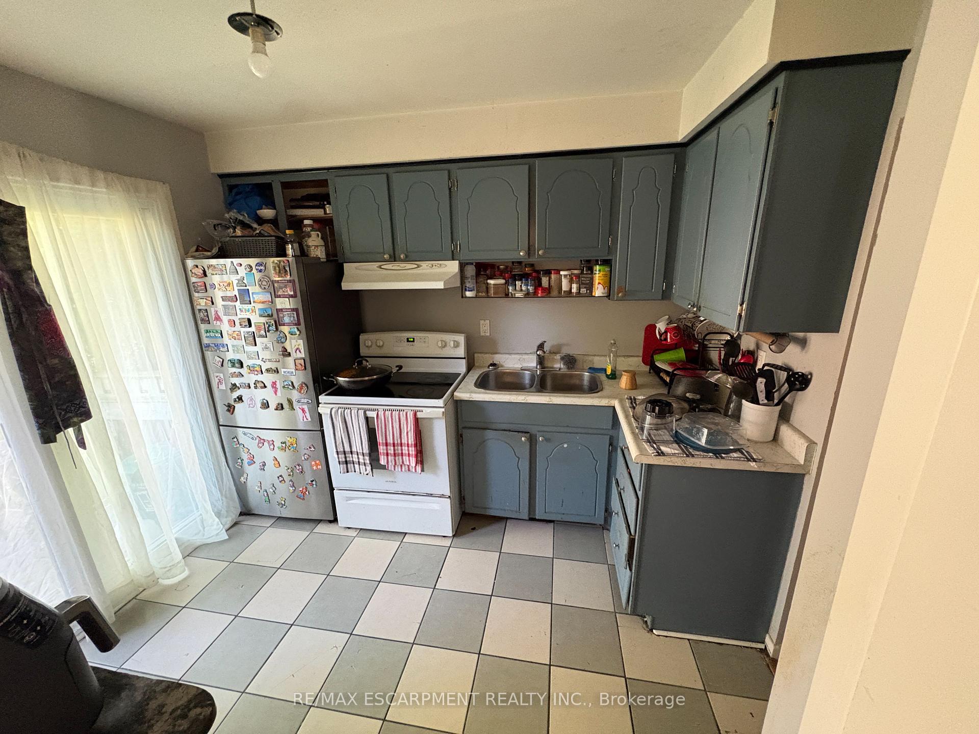 Photo 8 of Unit 4, 2380 Bromsgrove Road, Mississauga, Clarkson — HOMEH