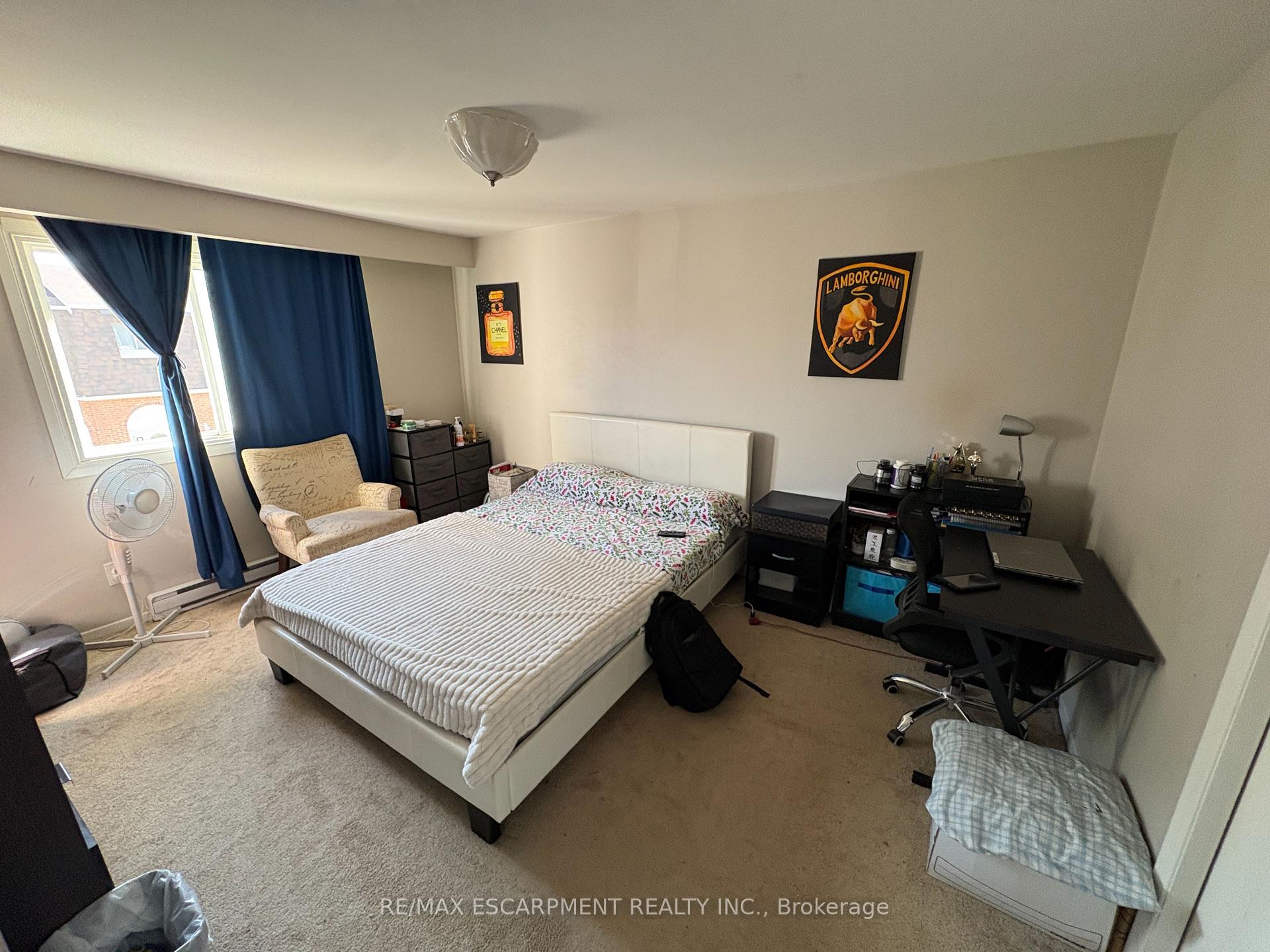 Photo 11 of Unit 4, 2380 Bromsgrove Road, Mississauga, Clarkson — HOMEH