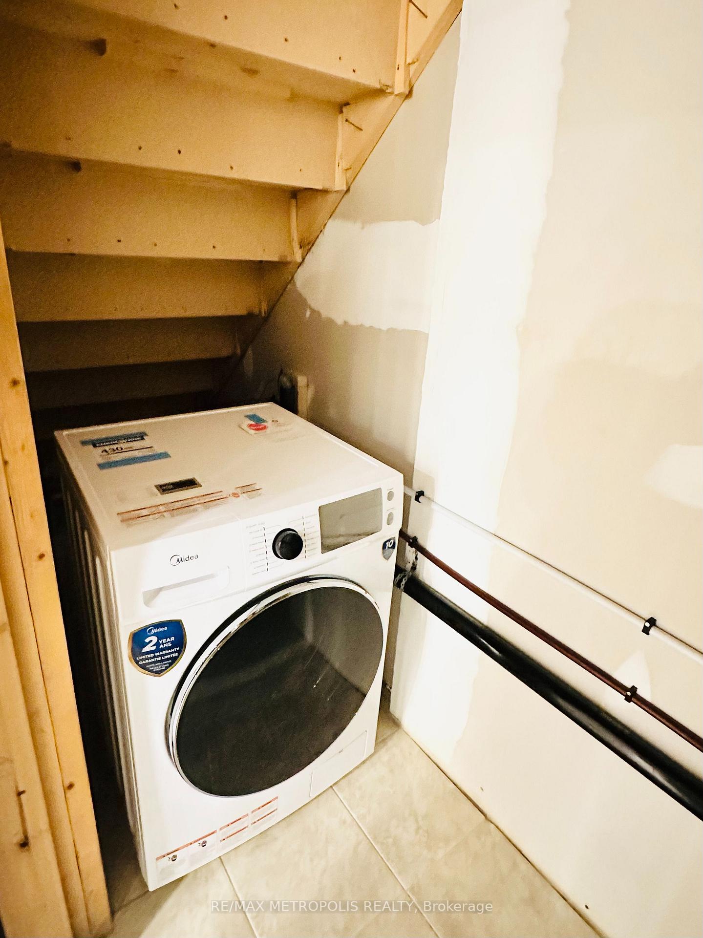 Photo 2 of Unit Basement, 6 Wahba Way, Markham, Middlefield — HOMEH