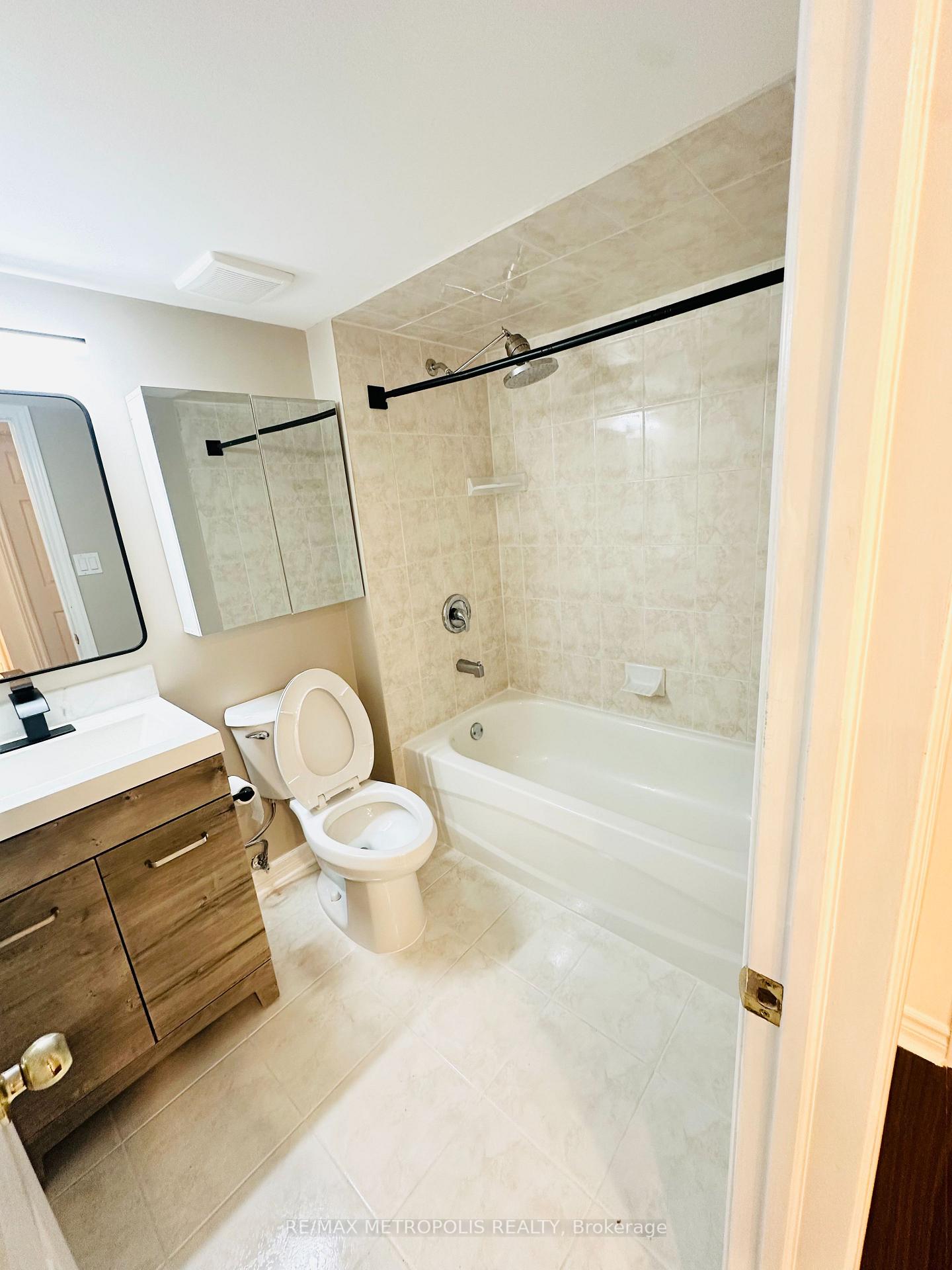 Photo 19 of Unit Basement, 6 Wahba Way, Markham, Middlefield — HOMEH
