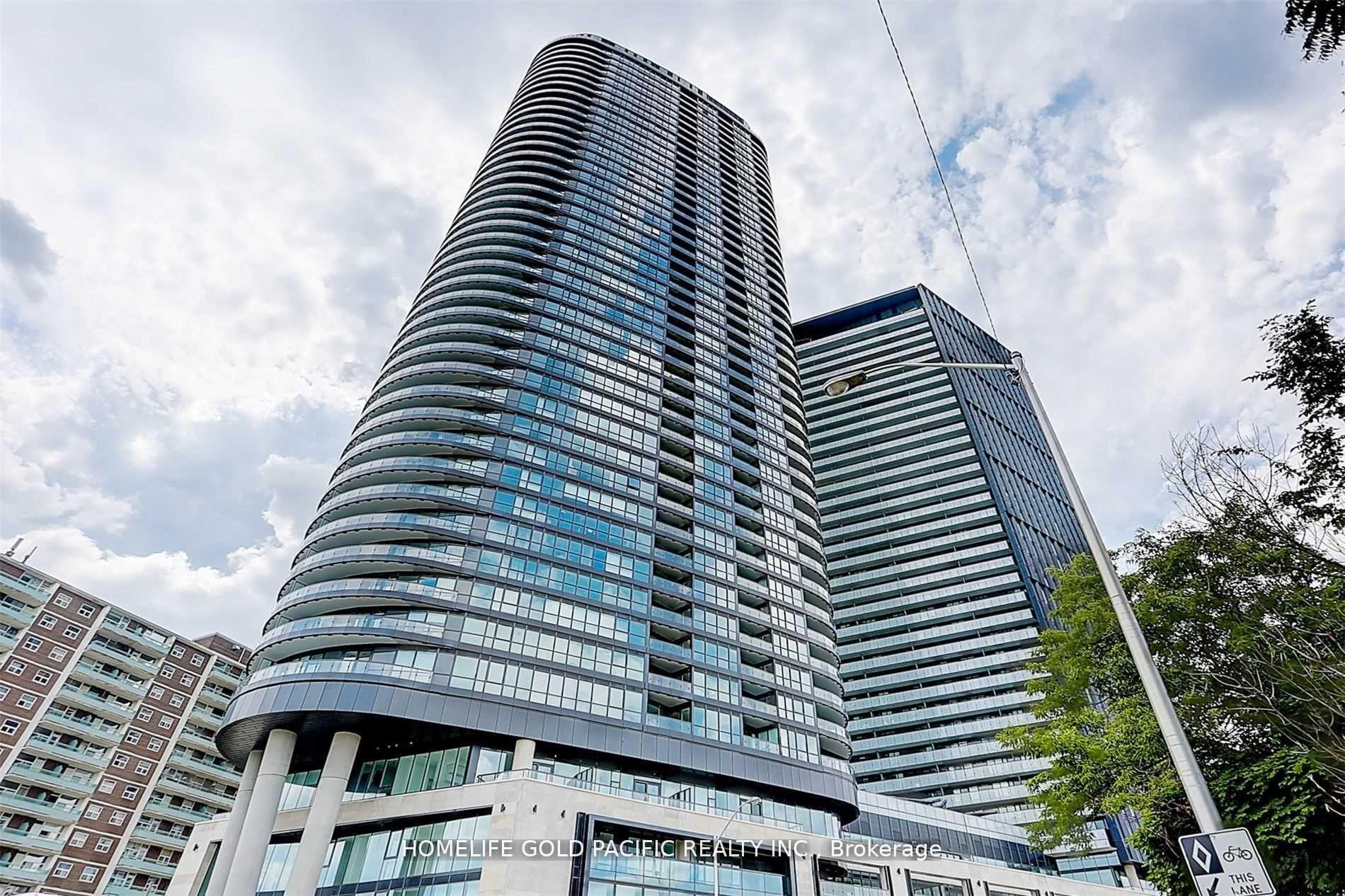 Photo of Unit 817, 585 Bloor Street E