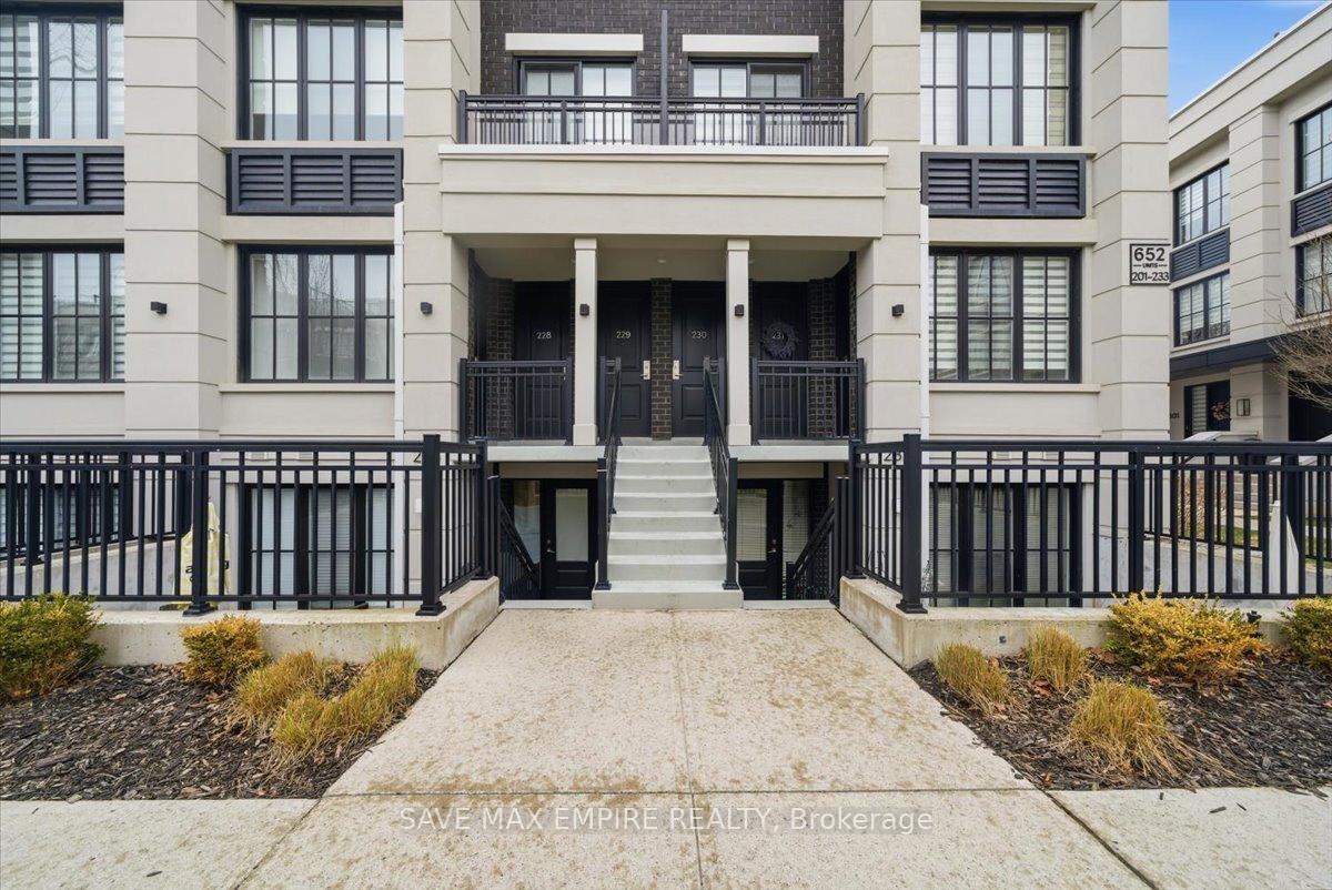 Photo 2 of Unit 227, 652 Cricklewood Drive, Mississauga, Mineola — HOMEH
