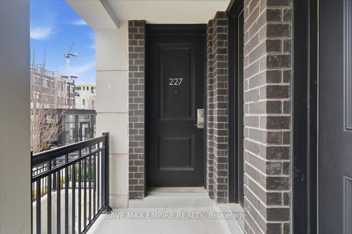Photo 4 of Unit 227, 652 Cricklewood Drive, Mississauga, Mineola — HOMEH