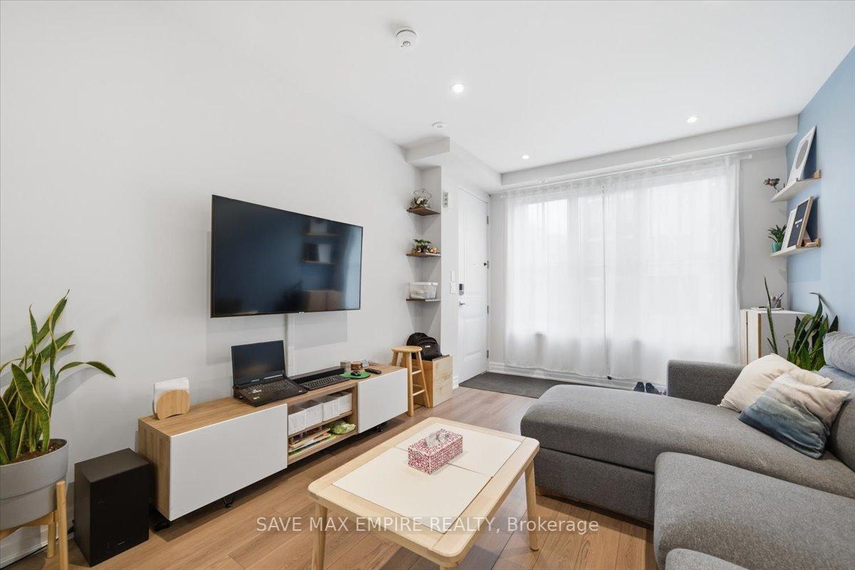 Photo 5 of Unit 227, 652 Cricklewood Drive, Mississauga, Mineola — HOMEH