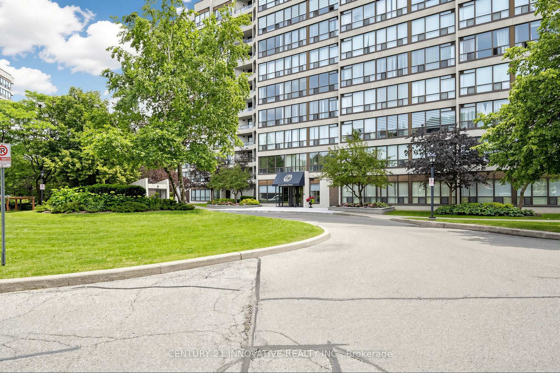 Photo 4 of Unit 912, 12 Laurelcrest Street, Brampton, Queen Street Corridor — HOMEH