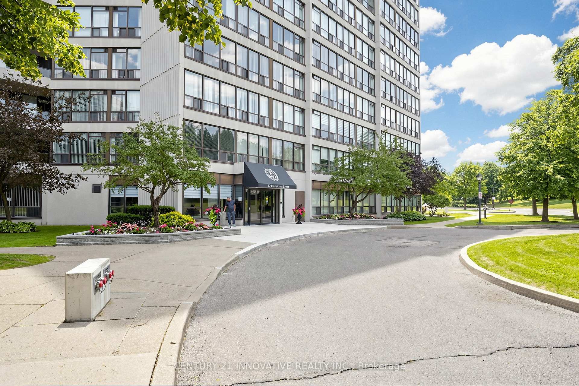 Photo 5 of Unit 912, 12 Laurelcrest Street, Brampton, Queen Street Corridor — HOMEH