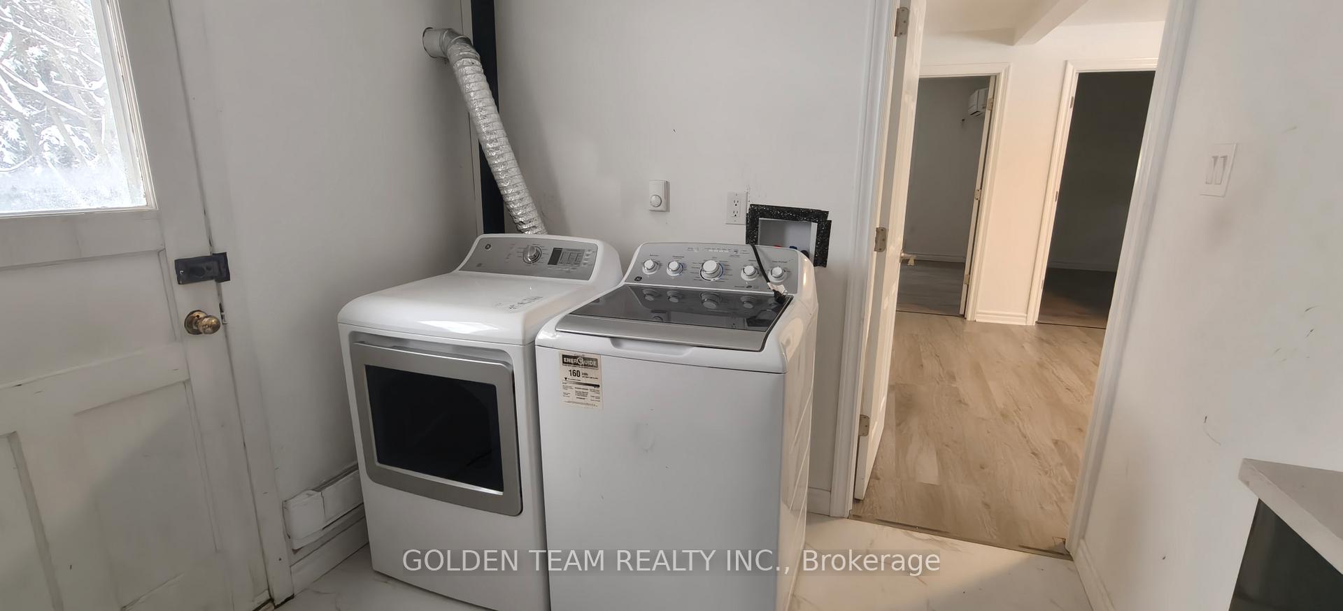Photo 9 of Unit B, 620 Srigley Street, Newmarket, Gorham-College Manor — HOMEH