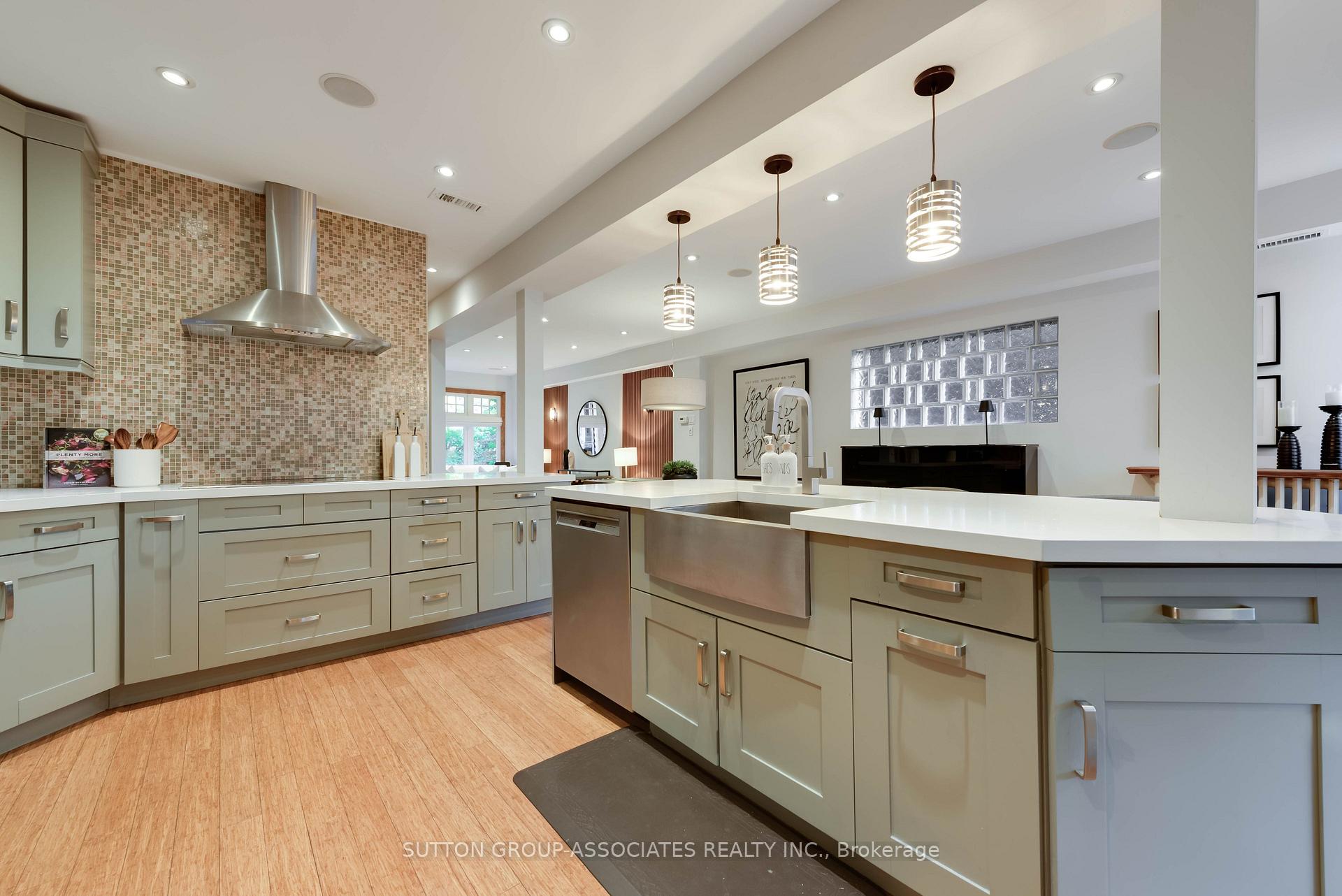 Photo 43 of 136 Arlington Avenue, Toronto, Oakwood Village — HOMEH