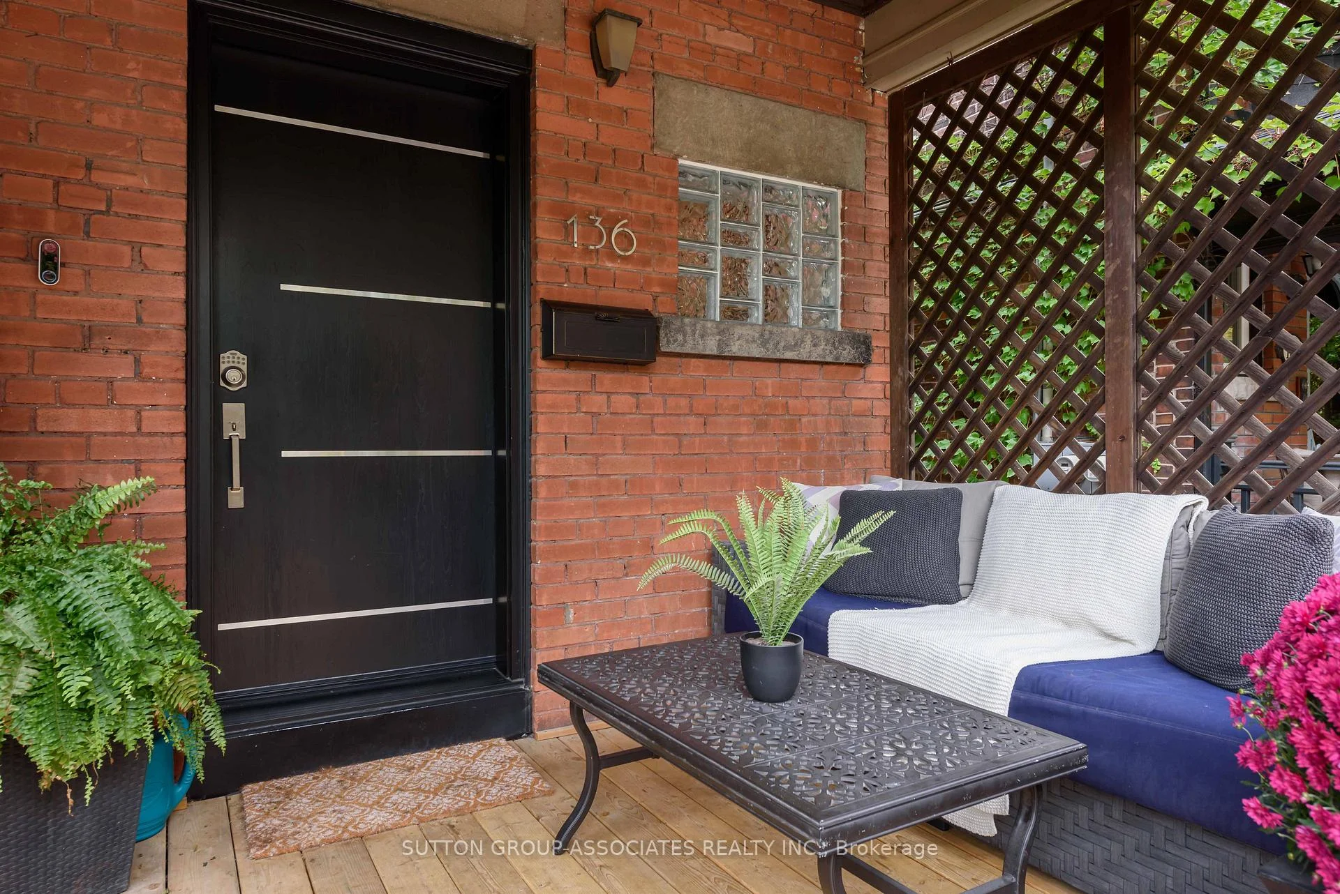Photo 4 of 136 Arlington Avenue, Toronto, Oakwood Village — HOMEH