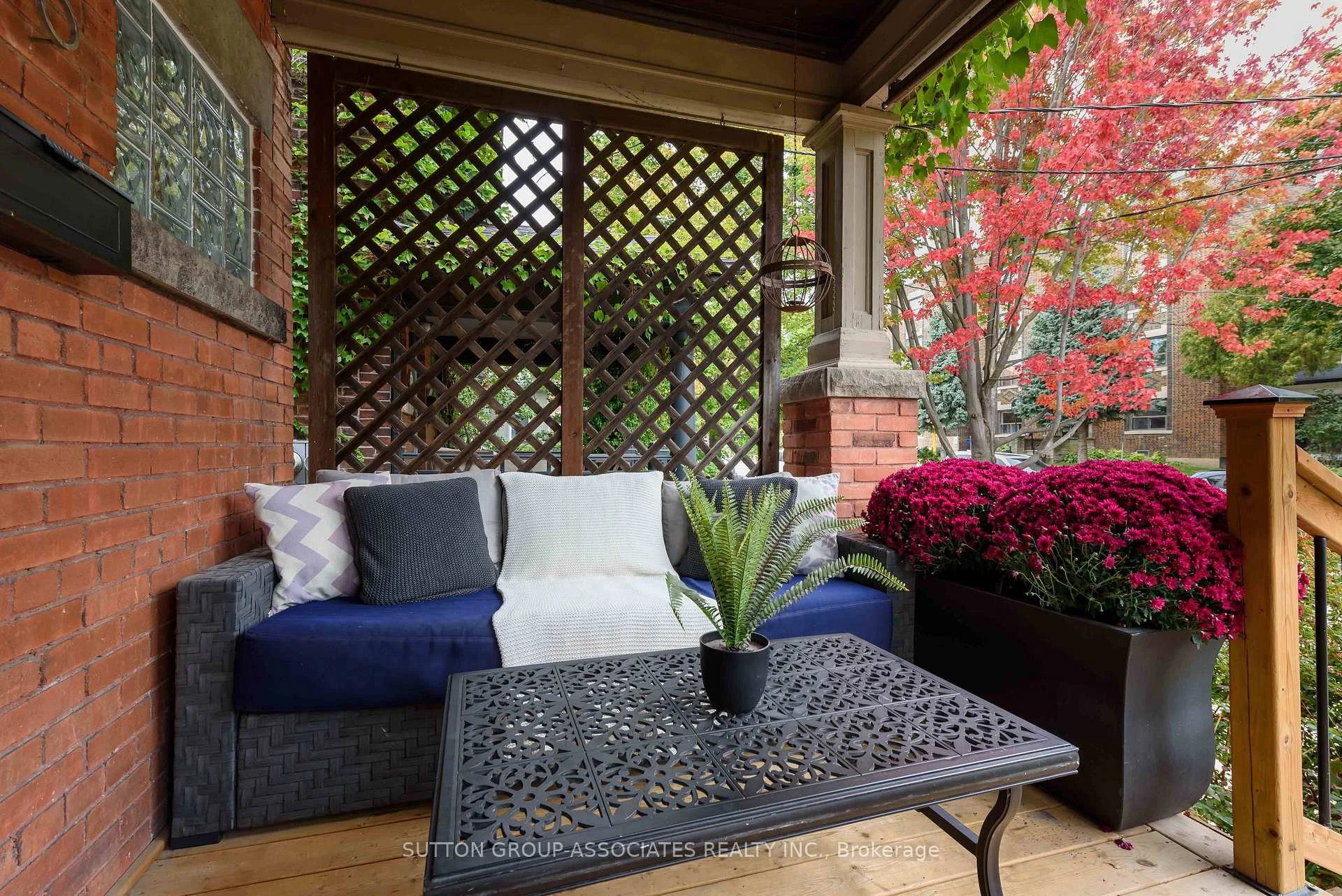 Photo 5 of 136 Arlington Avenue, Toronto, Oakwood Village — HOMEH