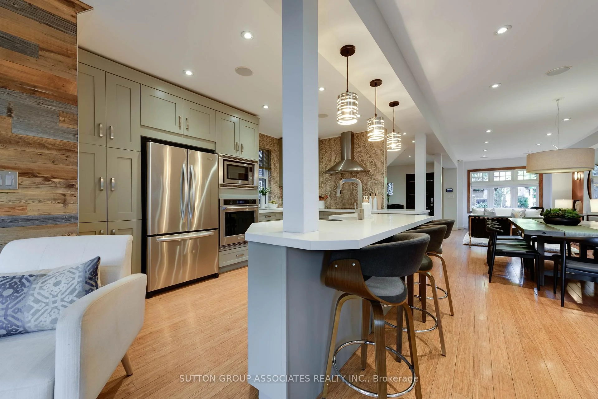 Photo 16 of 136 Arlington Avenue, Toronto, Oakwood Village — HOMEH