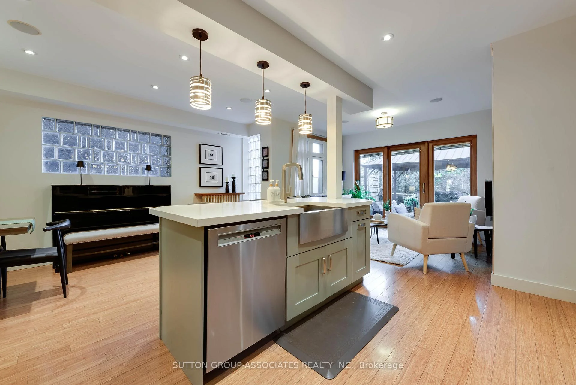 Photo 18 of 136 Arlington Avenue, Toronto, Oakwood Village — HOMEH