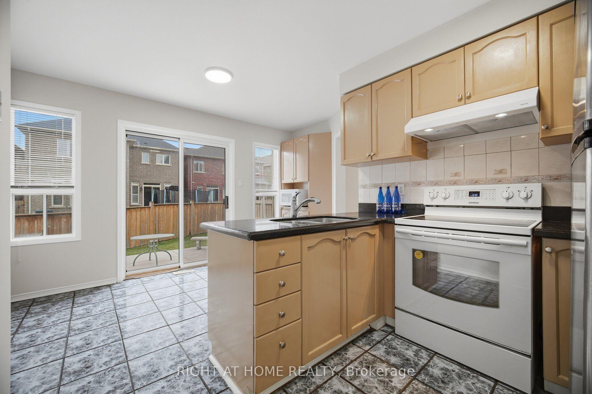 Photo 13 of 3970 Worthview Place, Mississauga, Lisgar — HOMEH