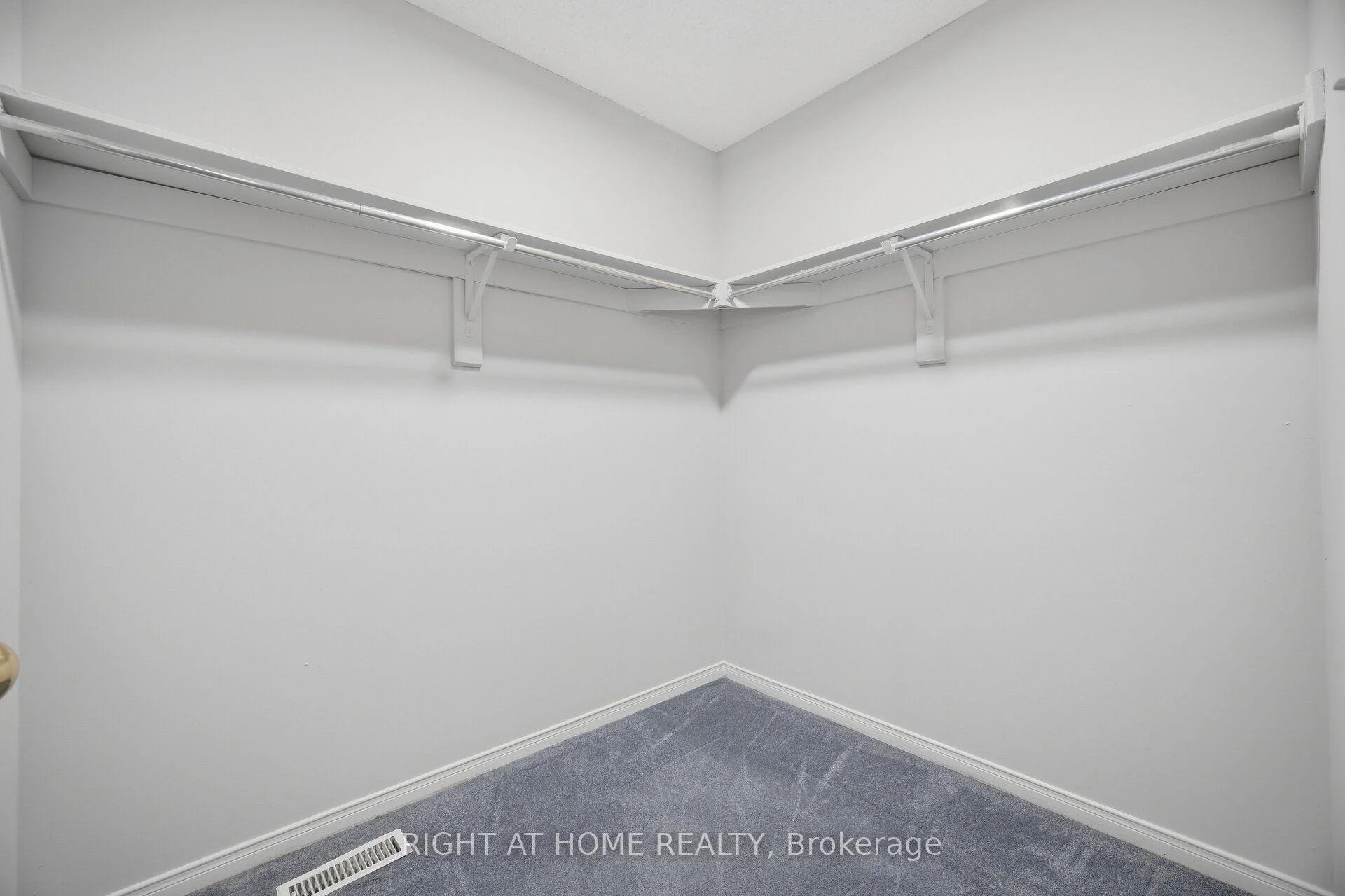 Photo 45 of 3970 Worthview Place, Mississauga, Lisgar — HOMEH