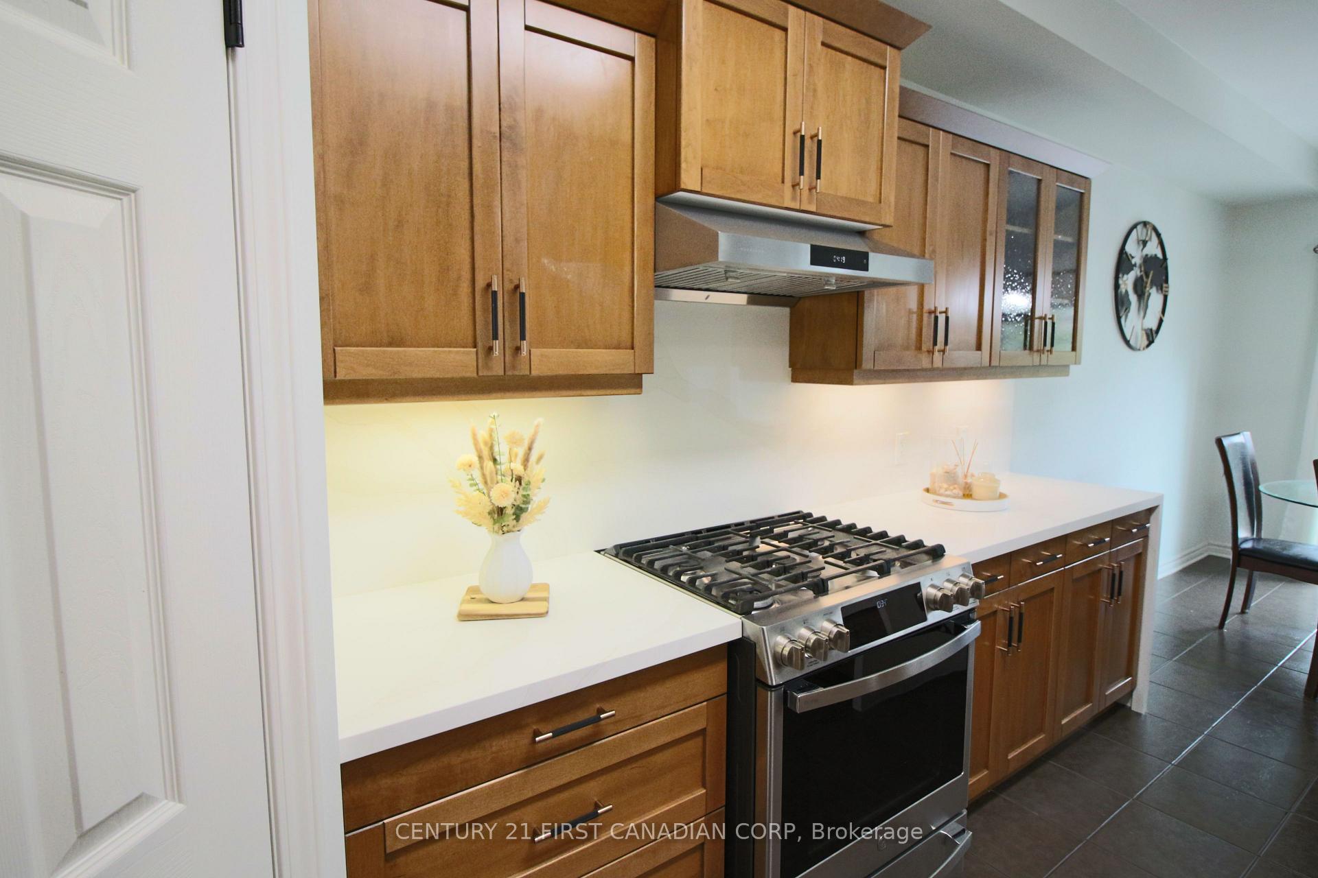 Photo 9 of Unit 6, 458 Blue Jay Drive, London, North B — HOMEH