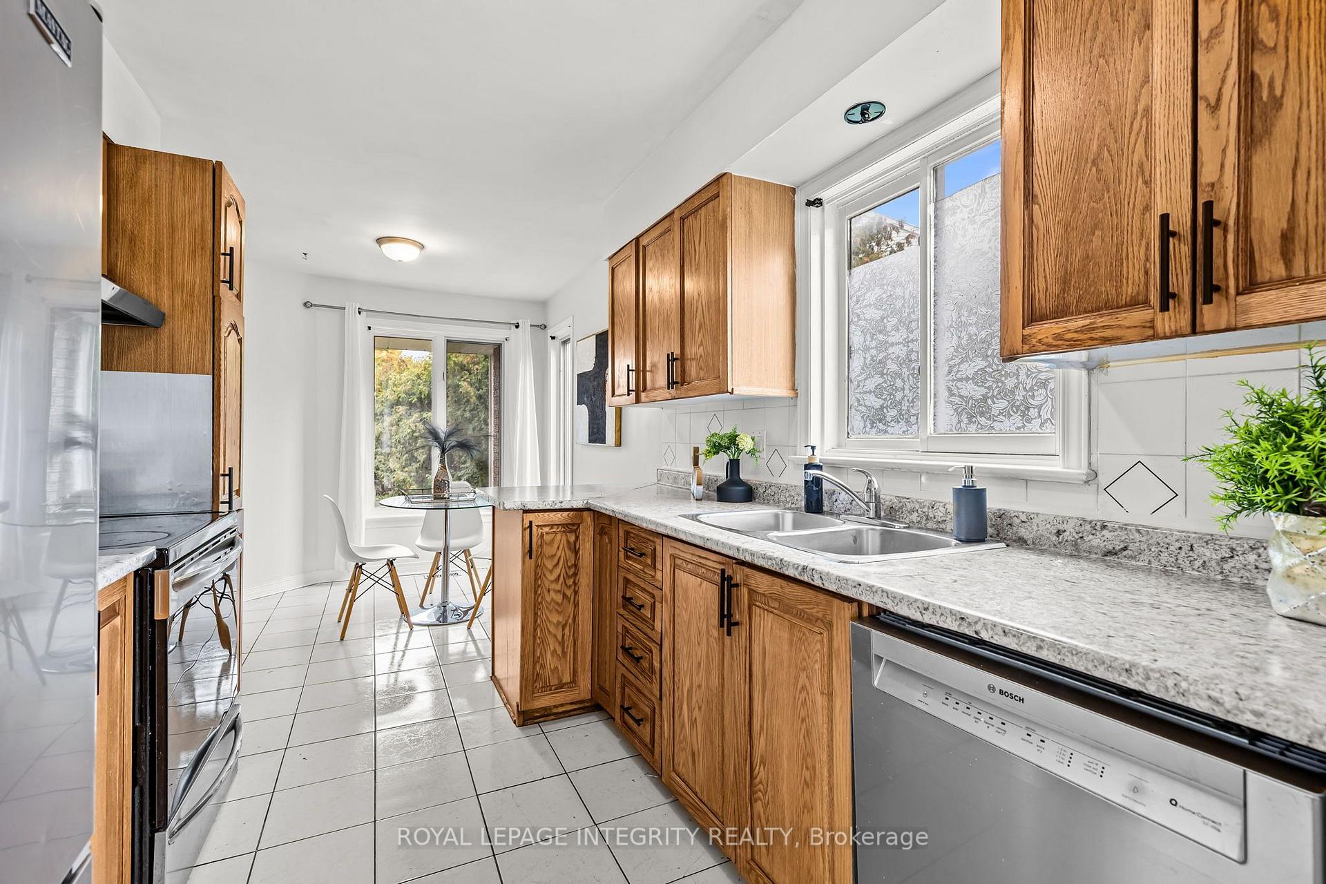 Photo 15 of 26 Astoria Crescent, Ottawa, Barrhaven East — HOMEH