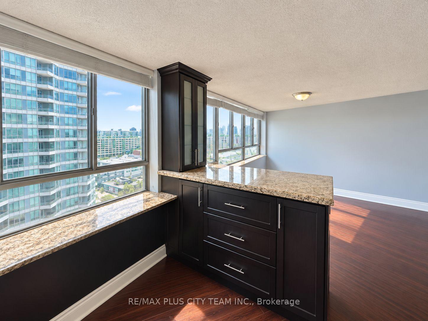 Photo 5 of Unit 1506, 250 Queens Quay W, Toronto, Waterfront Communities — HOMEH