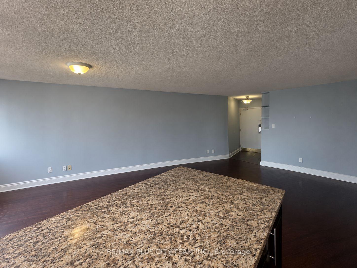 Photo 6 of Unit 1506, 250 Queens Quay W, Toronto, Waterfront Communities — HOMEH