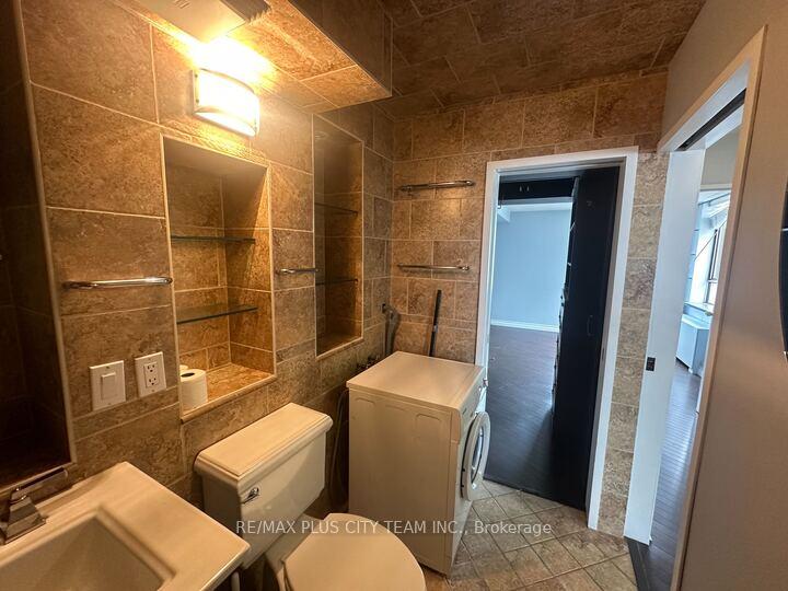Photo 16 of Unit 1506, 250 Queens Quay W, Toronto, Waterfront Communities — HOMEH