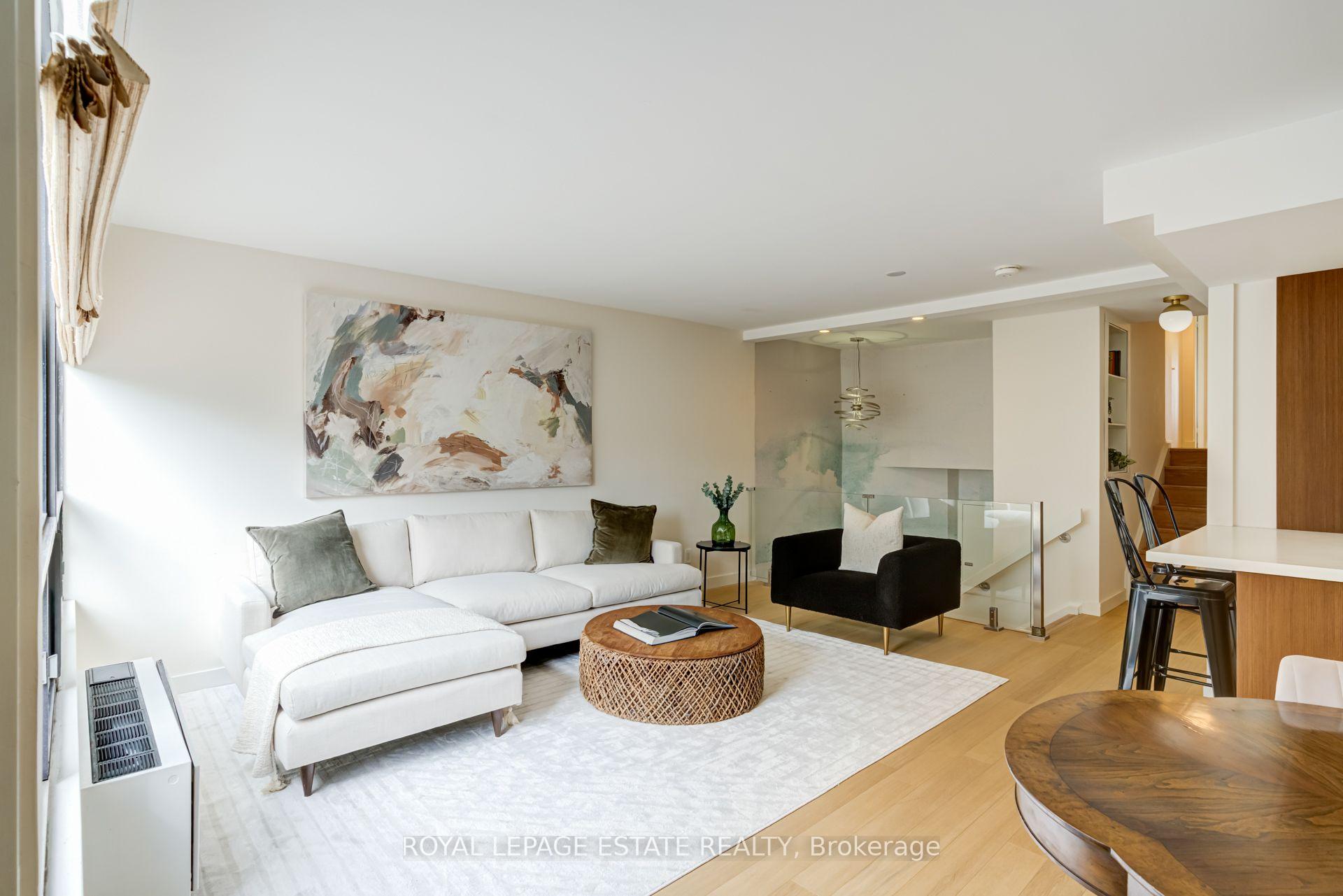 Photo 5 of Unit A12, 284 Mill Road, Etobicoke, Markland Wood — HOMEH