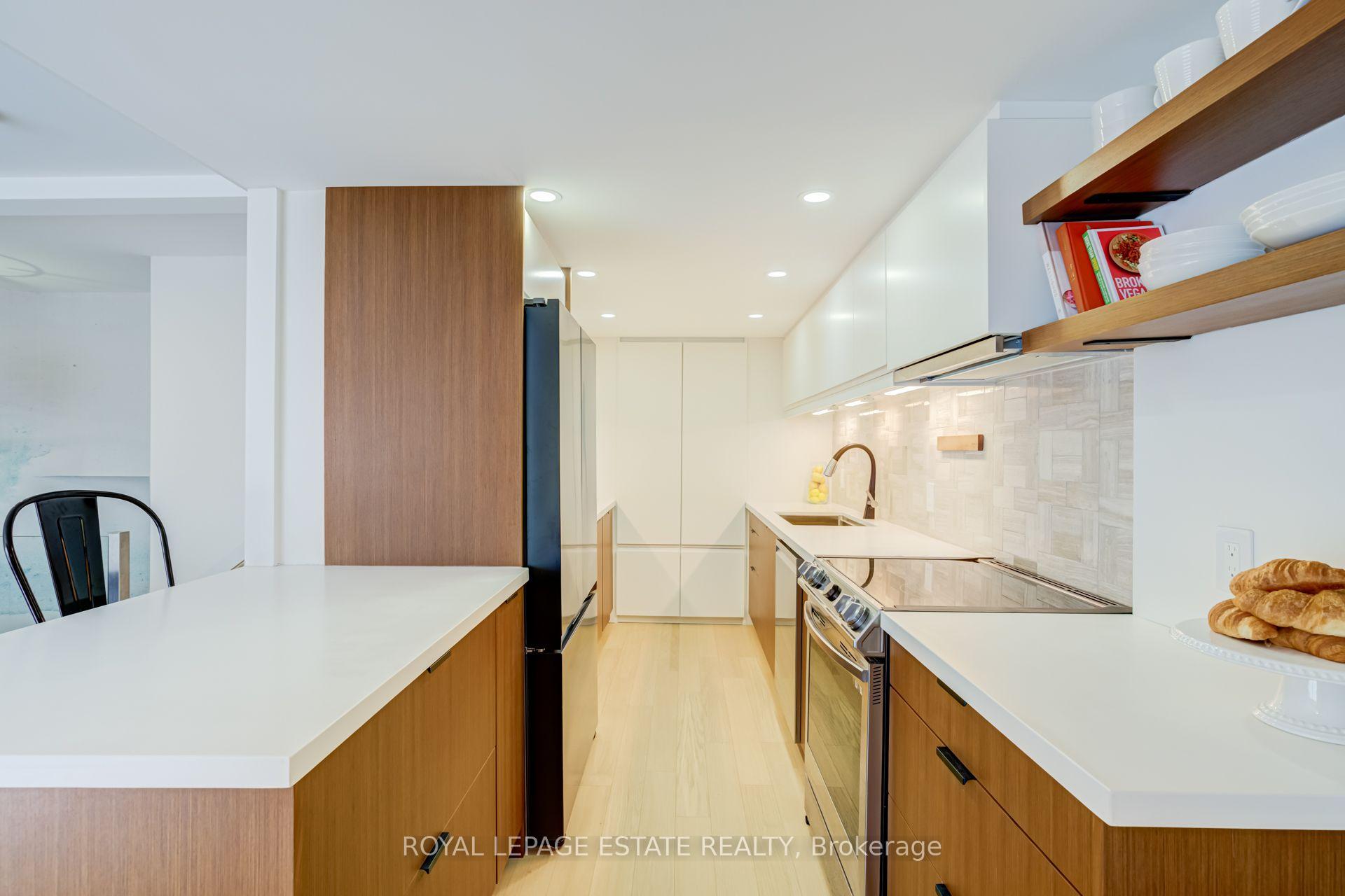 Photo 19 of Unit A12, 284 Mill Road, Etobicoke, Markland Wood — HOMEH