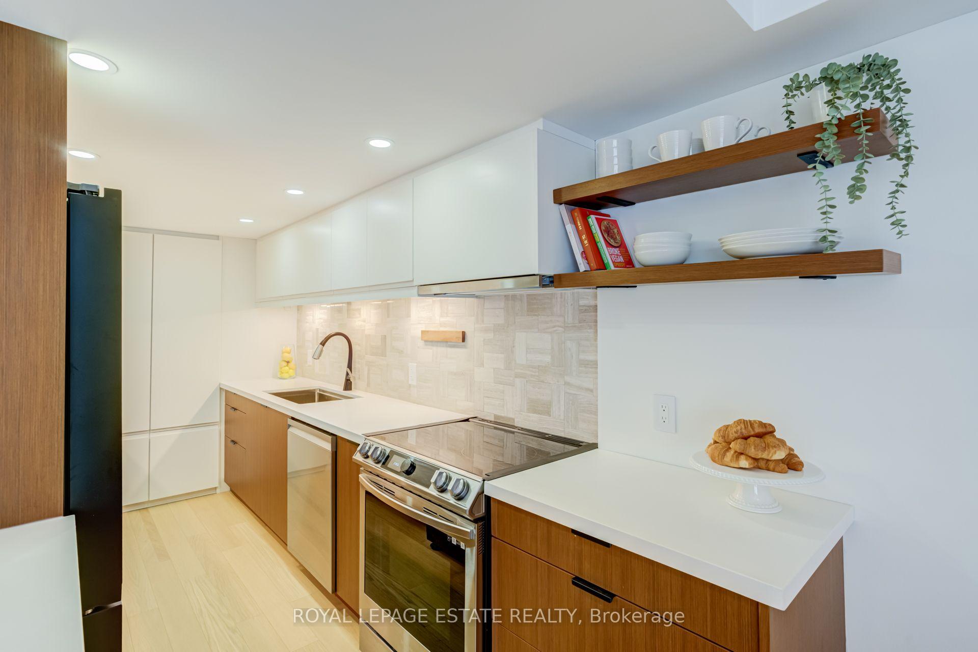 Photo 22 of Unit A12, 284 Mill Road, Etobicoke, Markland Wood — HOMEH