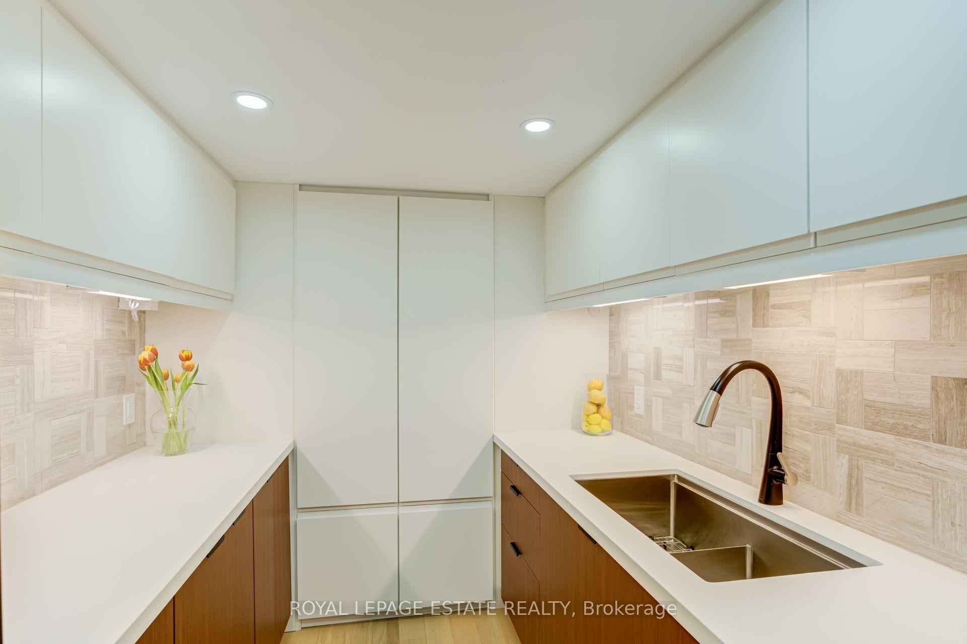 Photo 27 of Unit A12, 284 Mill Road, Etobicoke, Markland Wood — HOMEH