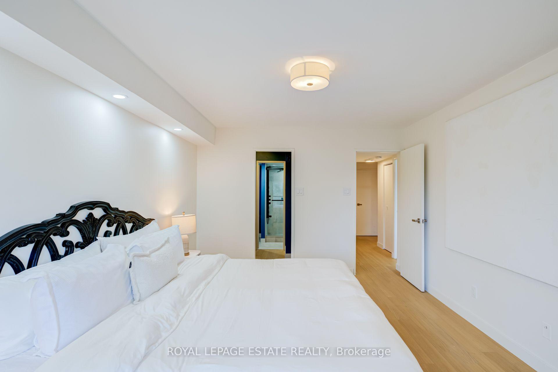 Photo 38 of Unit A12, 284 Mill Road, Etobicoke, Markland Wood — HOMEH