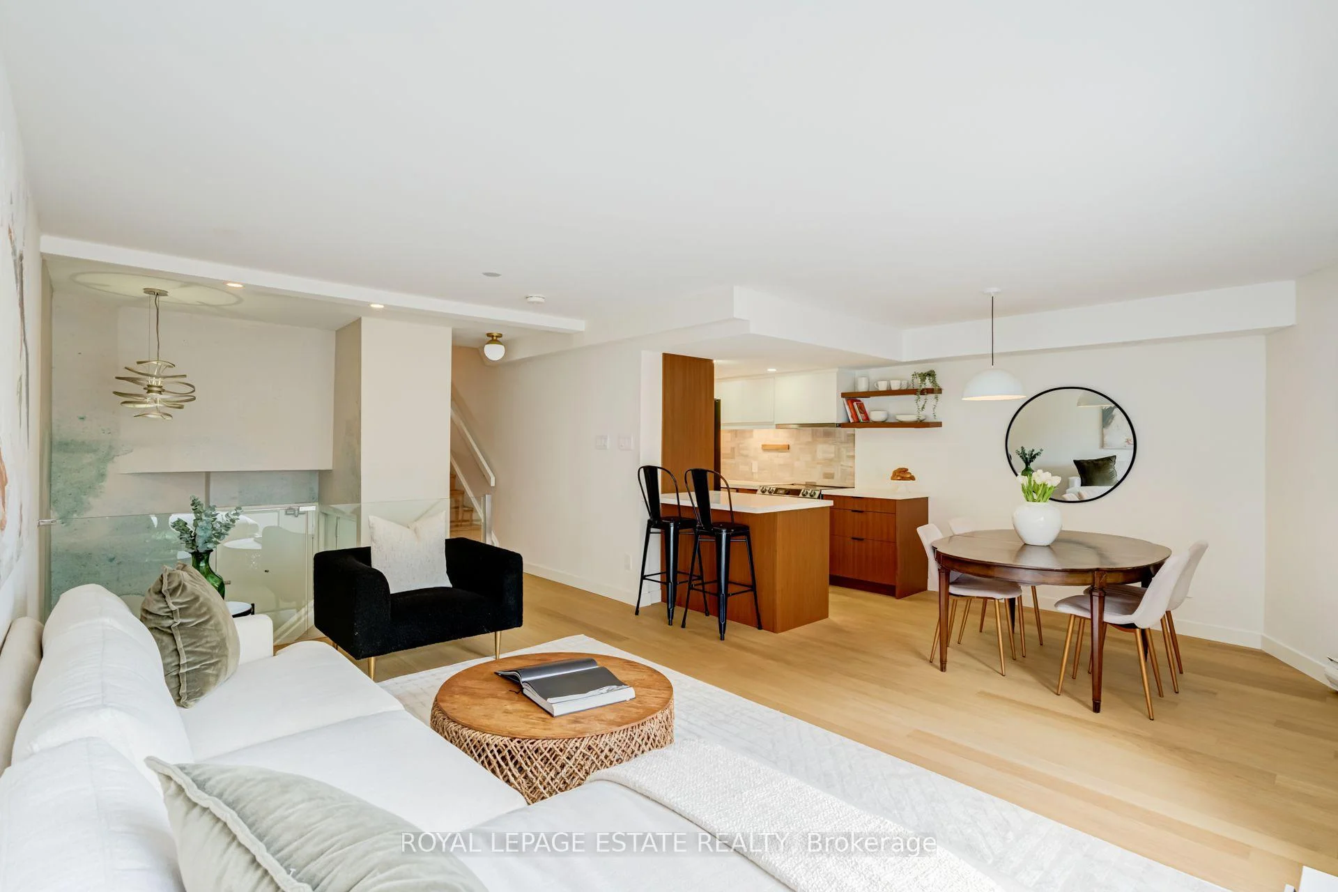 Photo 15 of Unit A12, 284 Mill Road, Etobicoke, Markland Wood — HOMEH