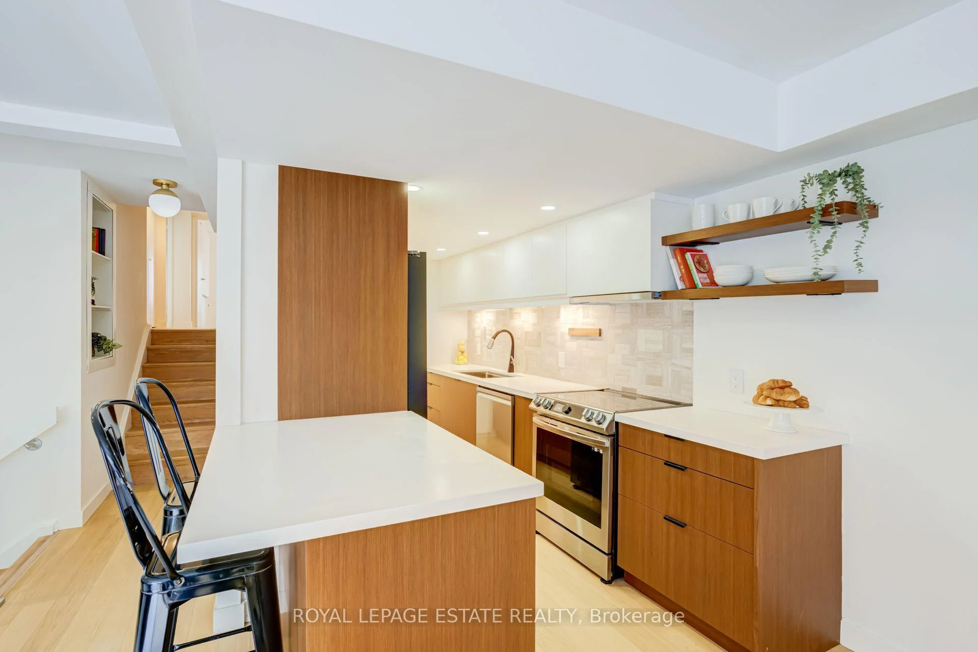 Photo 28 of Unit A12, 284 Mill Road, Etobicoke, Markland Wood — HOMEH