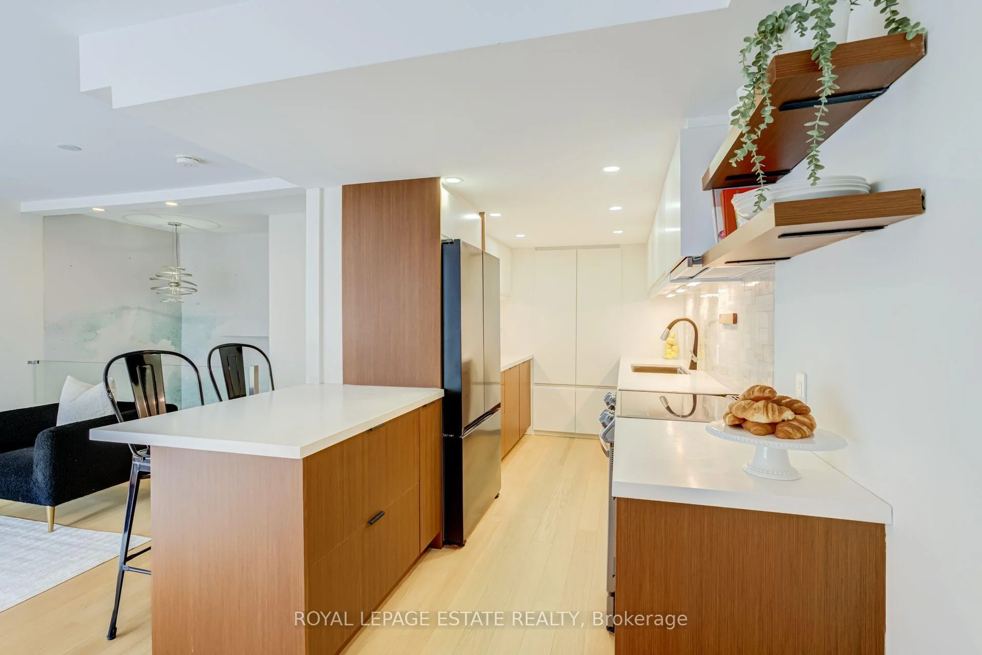 Photo 29 of Unit A12, 284 Mill Road, Etobicoke, Markland Wood — HOMEH