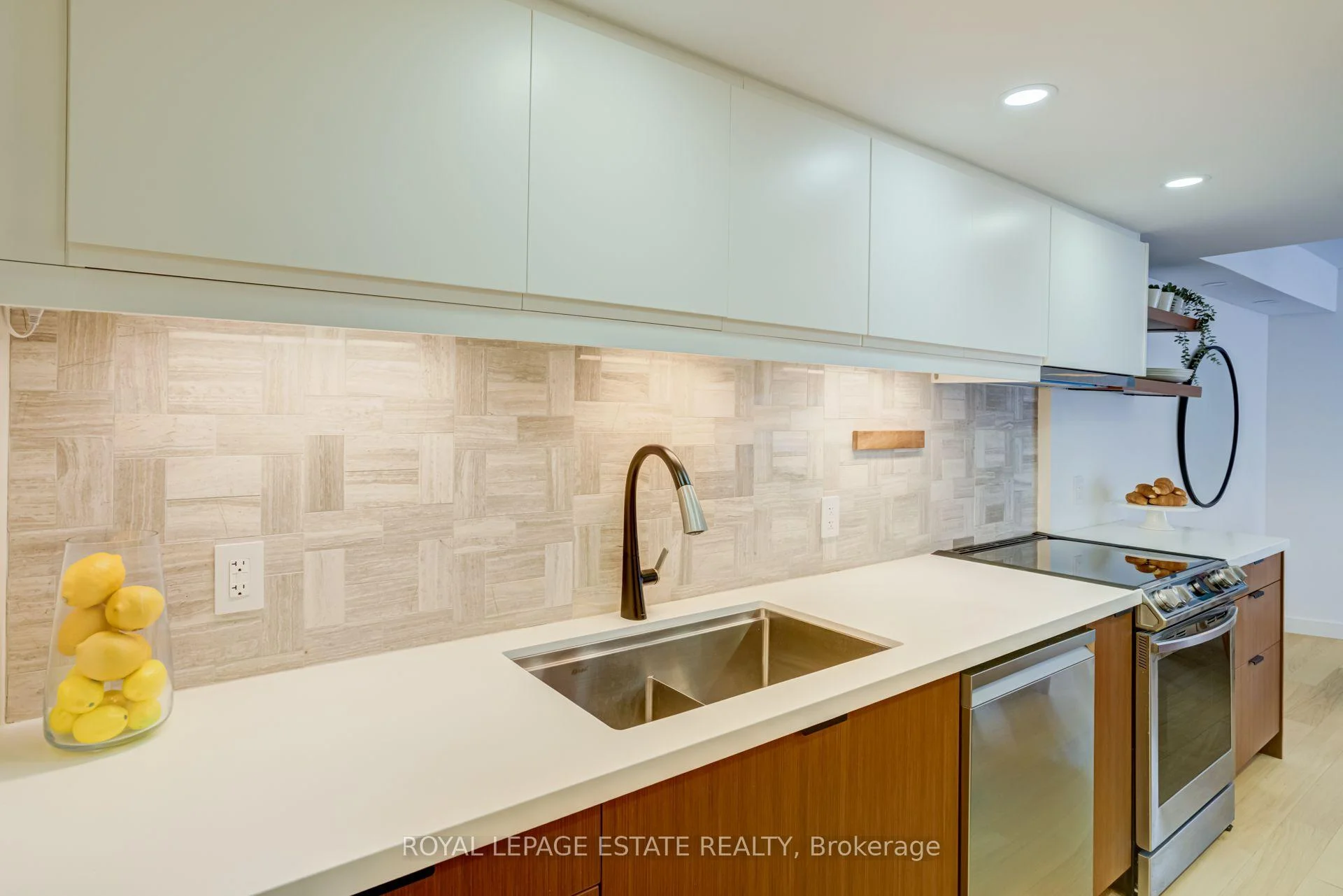 Photo 34 of Unit A12, 284 Mill Road, Etobicoke, Markland Wood — HOMEH