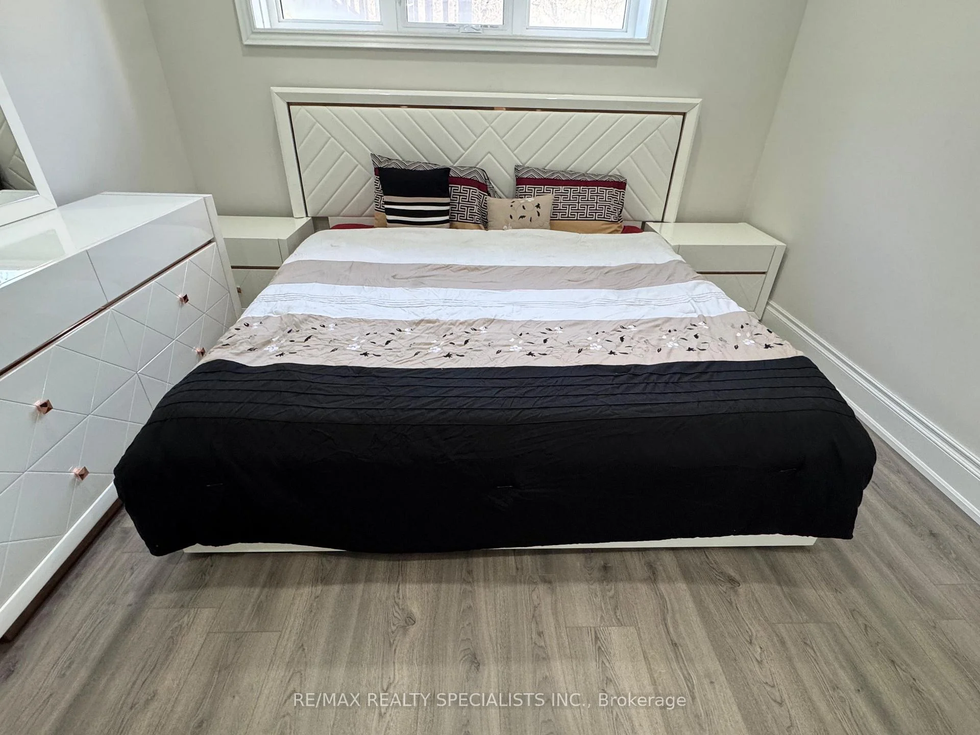 Photo 50 of 8619 Chickory Trail, Niagara Falls, Brown — HOMEH