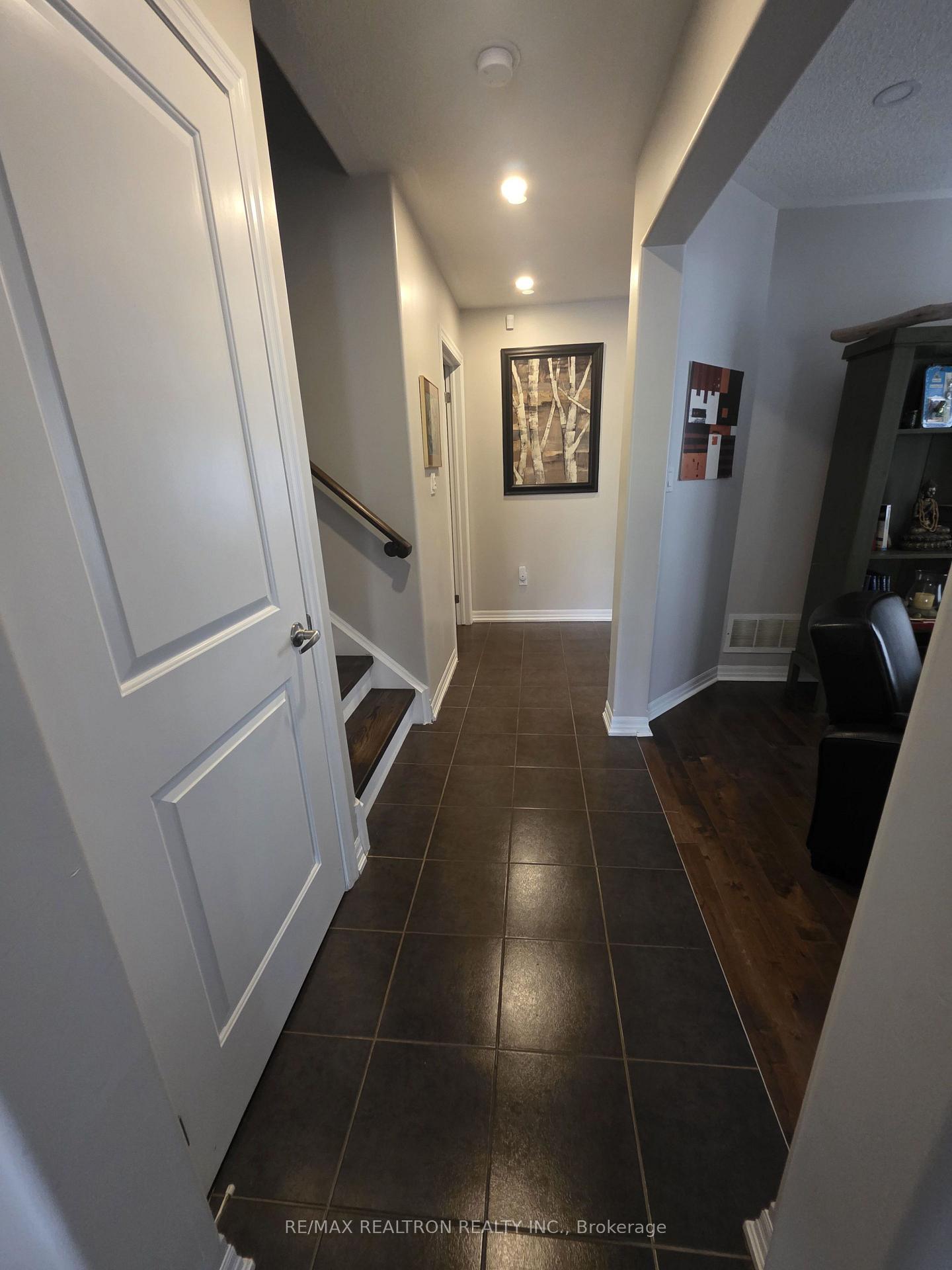 Photo 6 of 1813 Shelburne Street, Oshawa, Samac — HOMEH