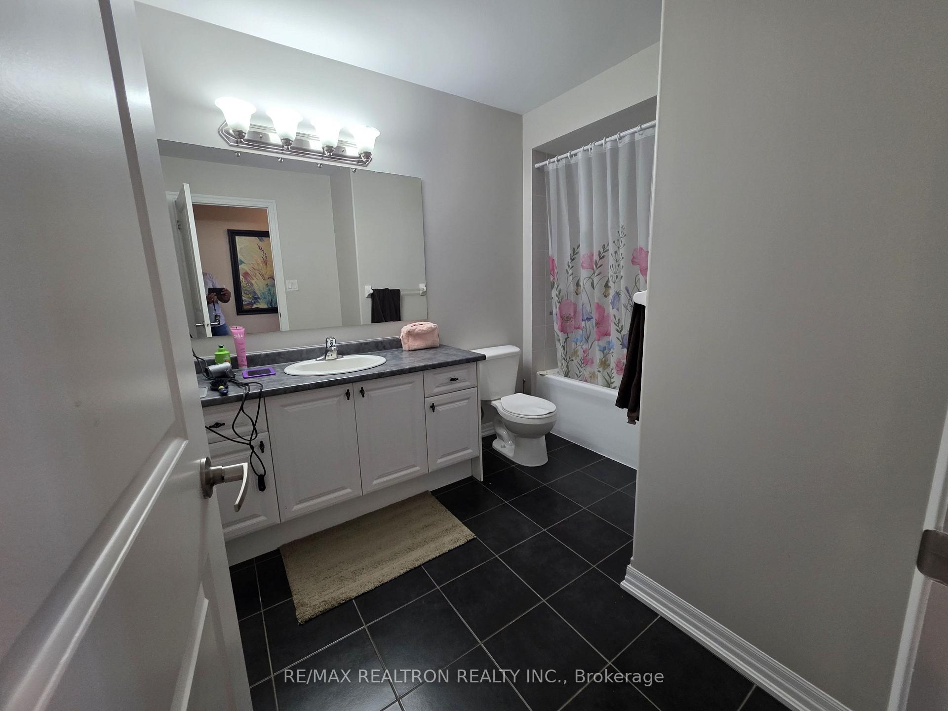 Photo 16 of 1813 Shelburne Street, Oshawa, Samac — HOMEH