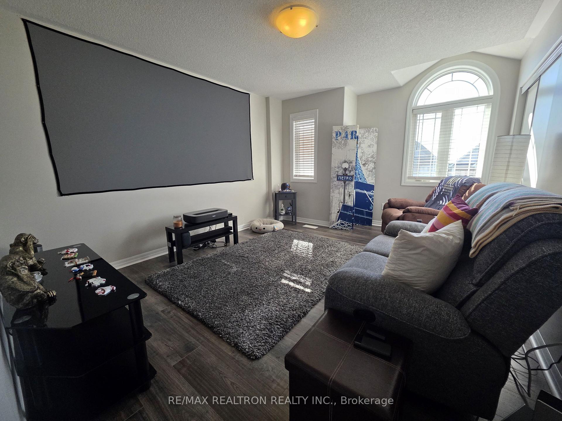 Photo 21 of 1813 Shelburne Street, Oshawa, Samac — HOMEH