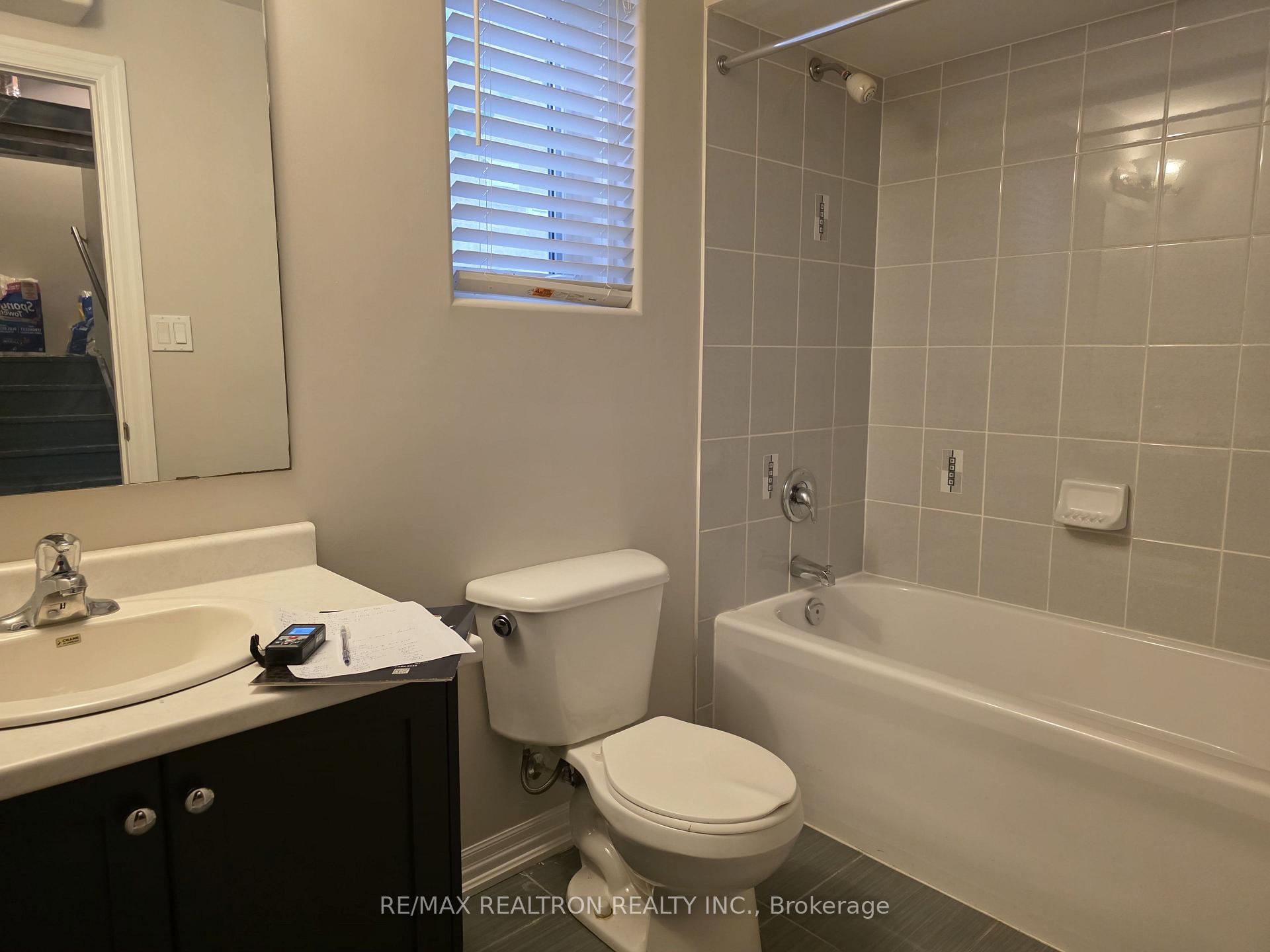 Photo 25 of 1813 Shelburne Street, Oshawa, Samac — HOMEH