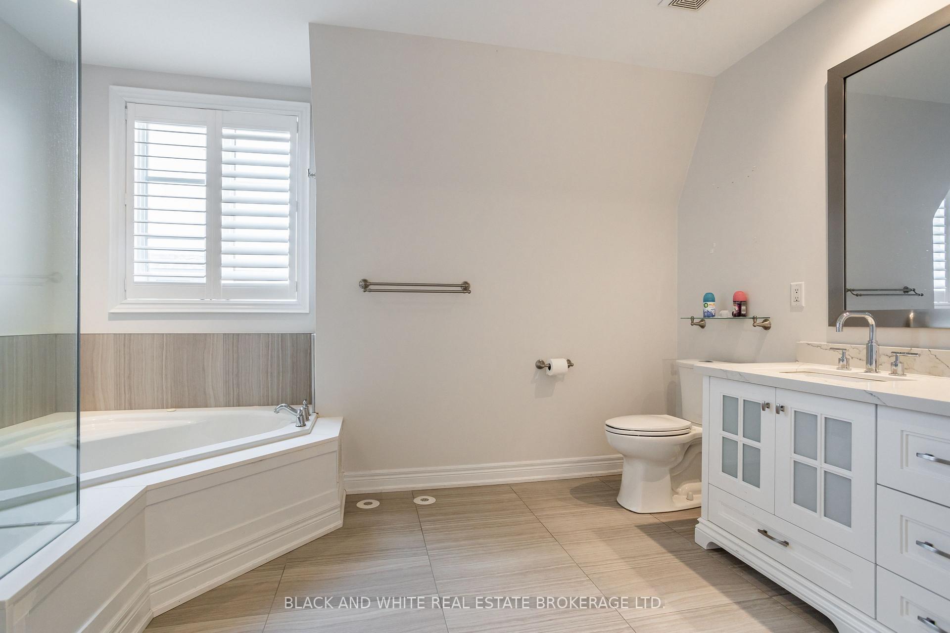 Photo 12 of 55 Lobo Mews, Etobicoke, Islington-City Centre West — HOMEH