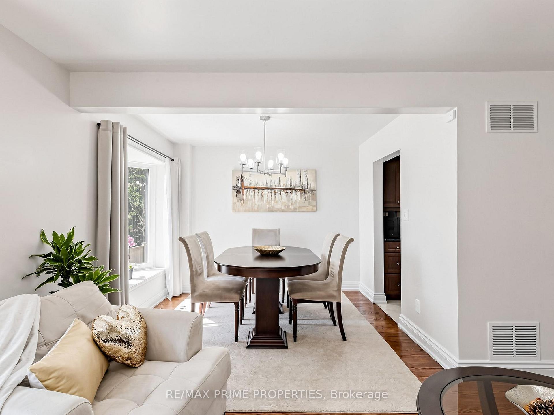 Photo 12 of 19 Post Horn Grove, Scarborough, Agincourt North — HOMEH