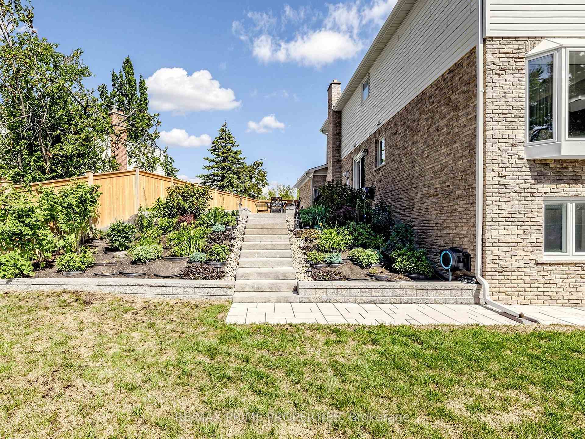 Photo 37 of 19 Post Horn Grove, Scarborough, Agincourt North — HOMEH