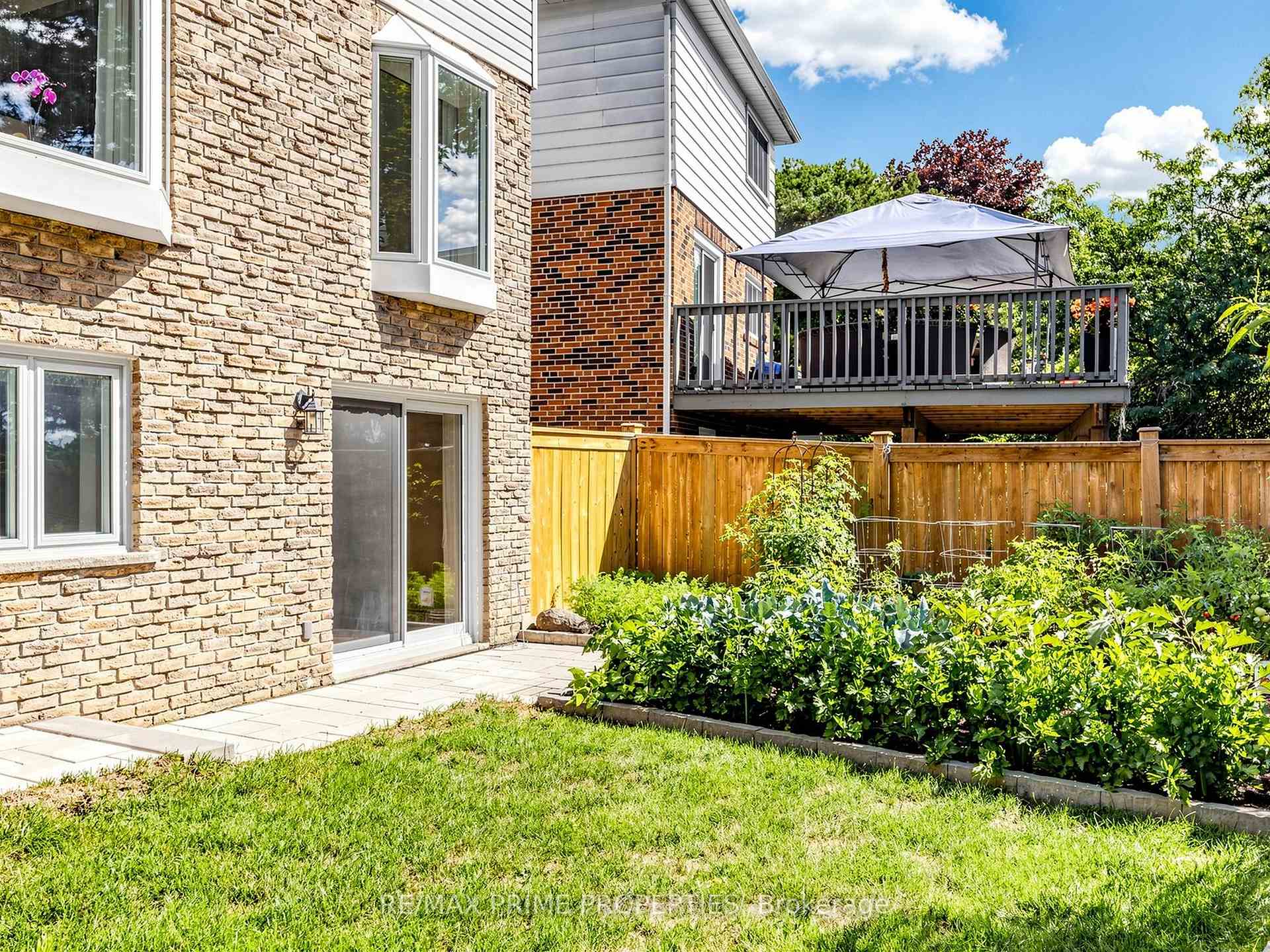 Photo 38 of 19 Post Horn Grove, Scarborough, Agincourt North — HOMEH
