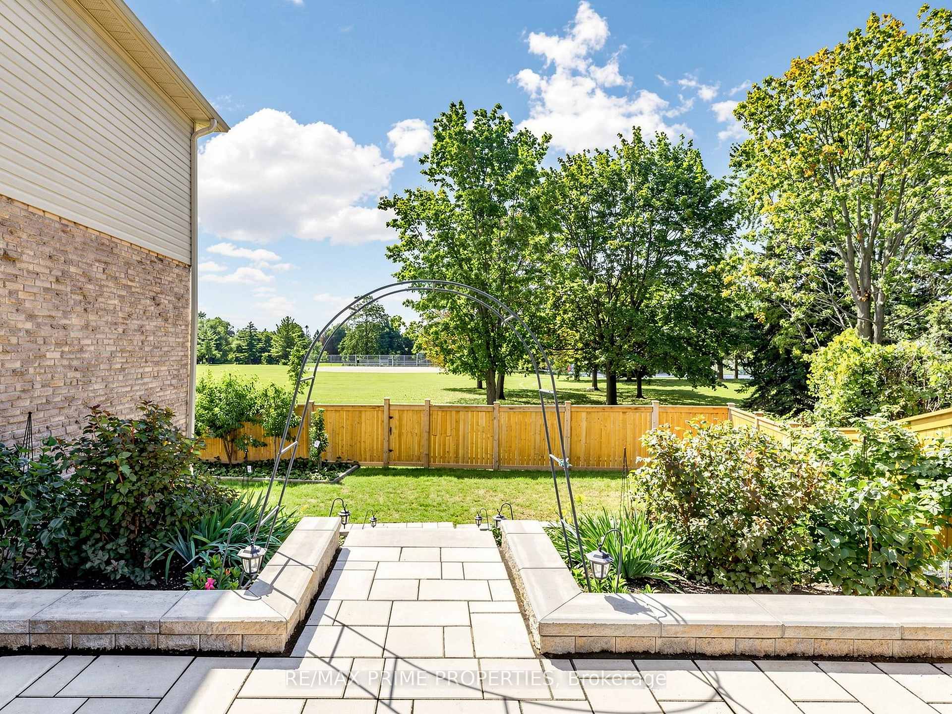 Photo 40 of 19 Post Horn Grove, Scarborough, Agincourt North — HOMEH