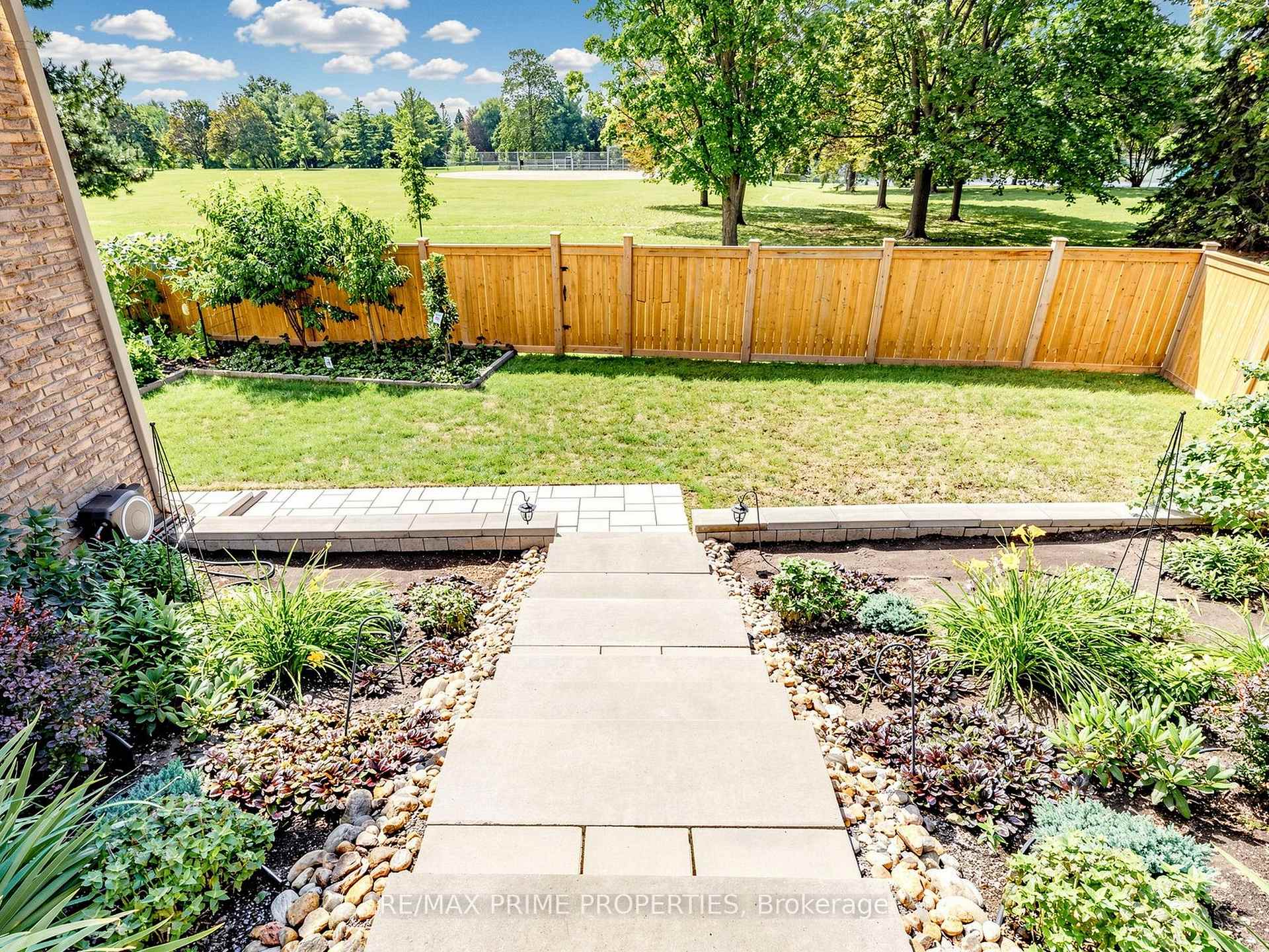 Photo 41 of 19 Post Horn Grove, Scarborough, Agincourt North — HOMEH