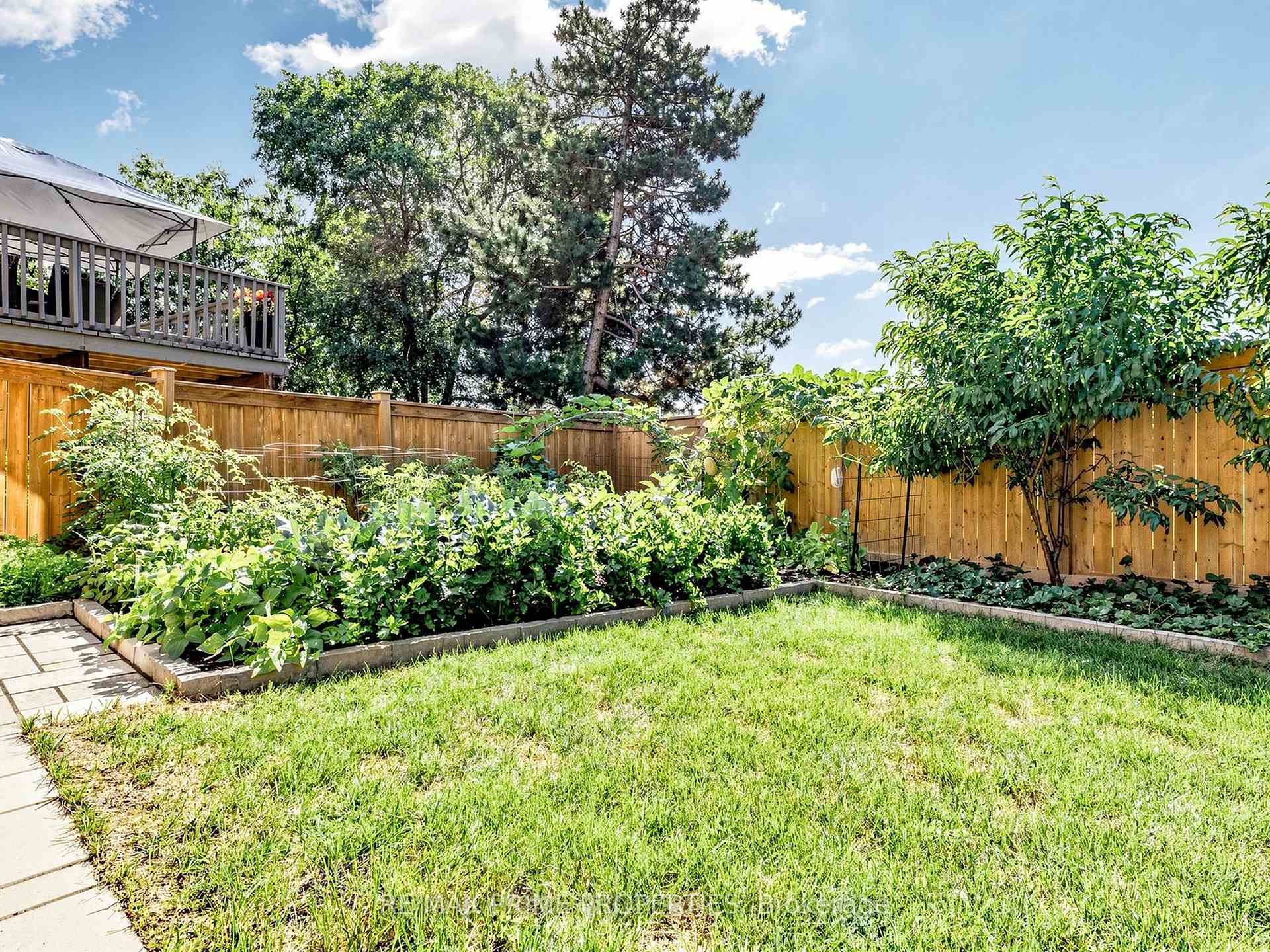 Photo 44 of 19 Post Horn Grove, Scarborough, Agincourt North — HOMEH