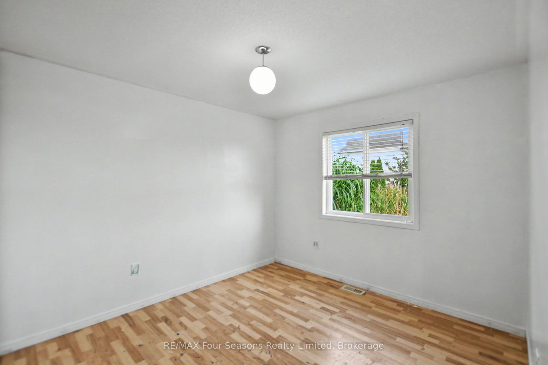 Photo 16 of 267 Spruce Street, Clearview, Stayner — HOMEH