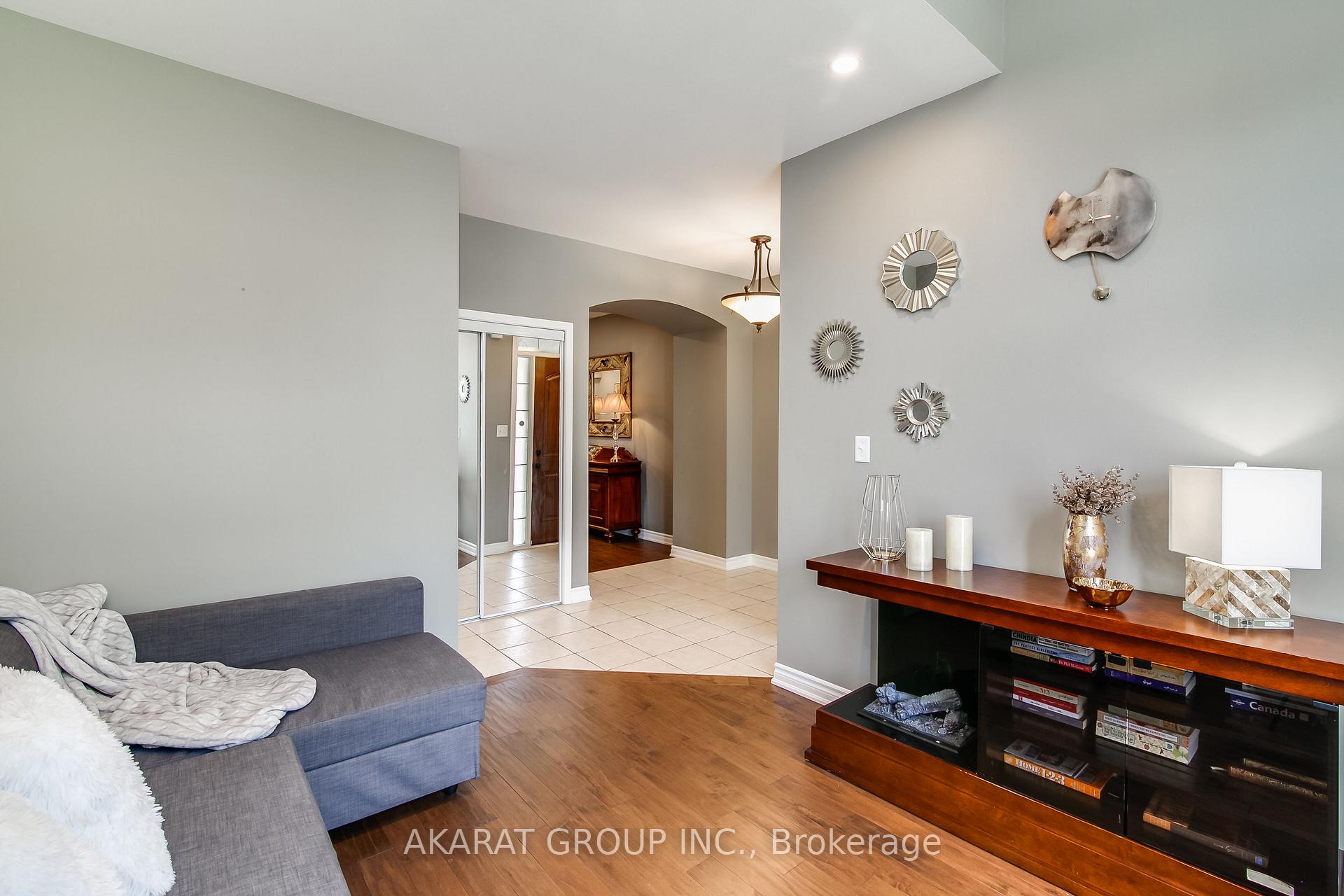 Photo 8 of 3320 Cline Street, Burlington, Alton — HOMEH