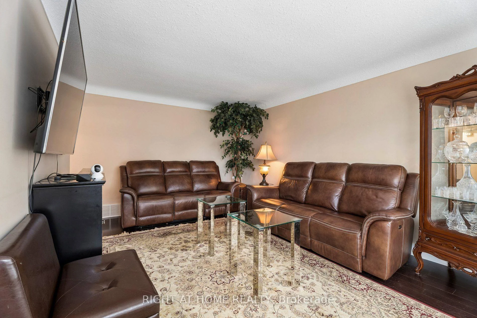 Photo 14 of 25 Swallow Crescent, Hamilton, Bruleville — HOMEH