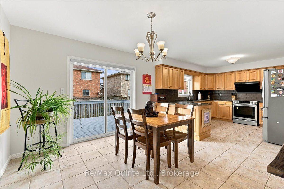 Photo 15 of 11 Huron Lane, Belleville, Belleville Ward — HOMEH