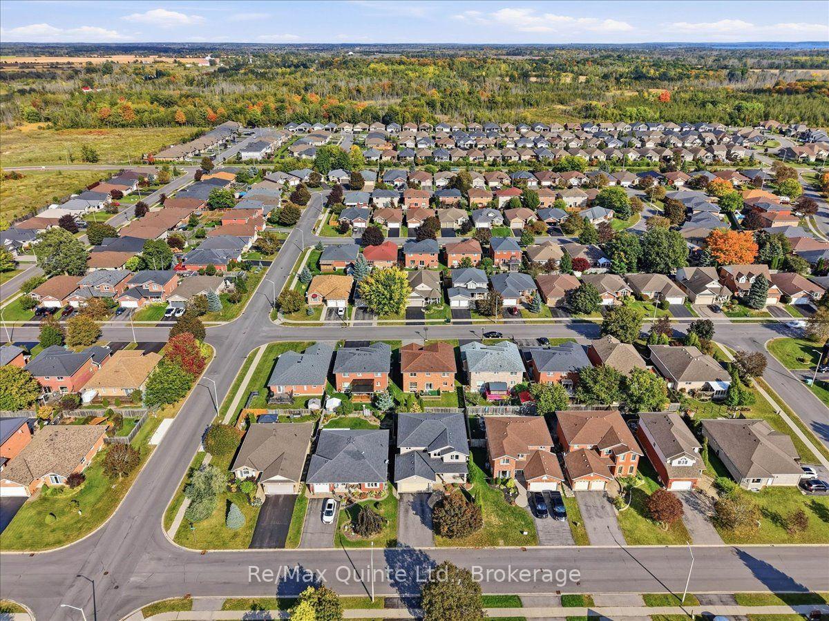Photo 43 of 11 Huron Lane, Belleville, Belleville Ward — HOMEH