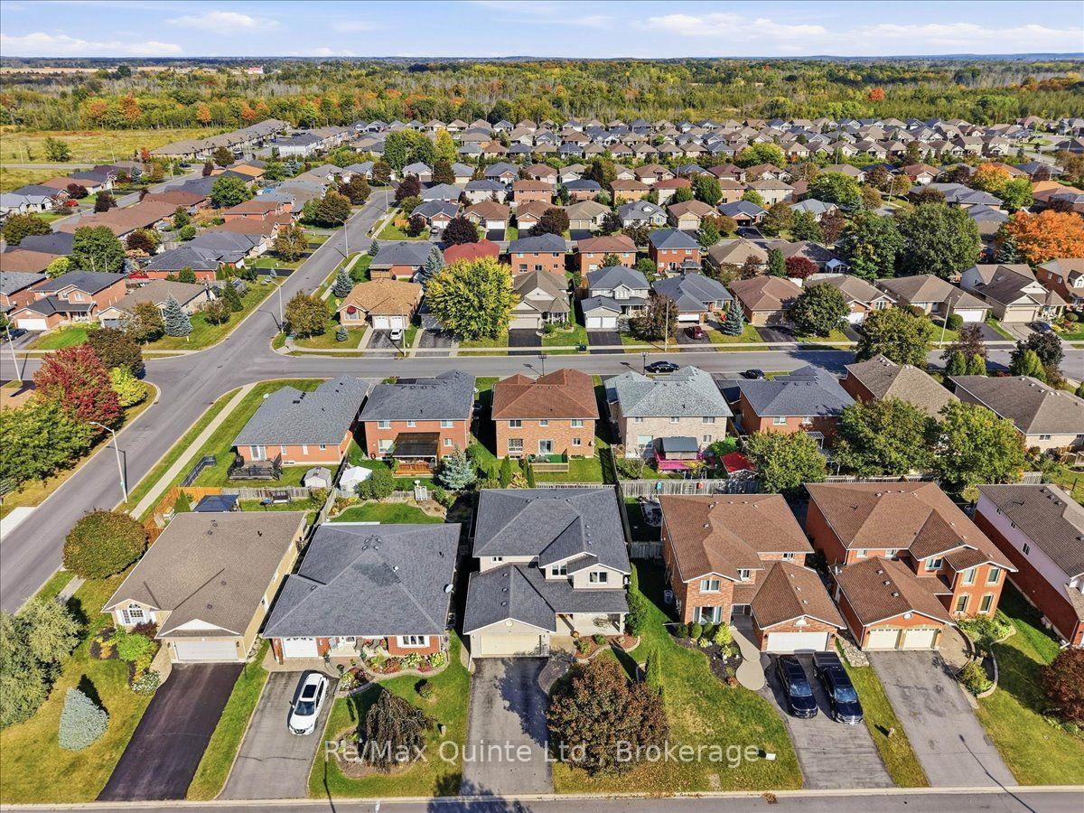 Photo 44 of 11 Huron Lane, Belleville, Belleville Ward — HOMEH